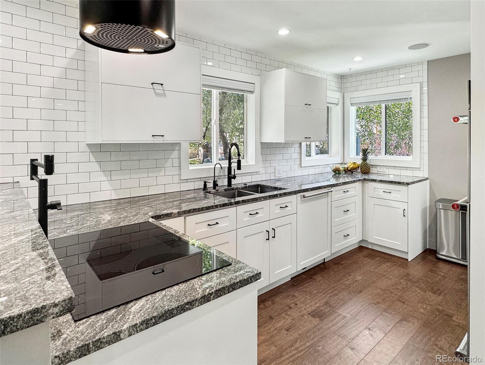 MLS Image #11 for 576  steele street,denver, Colorado