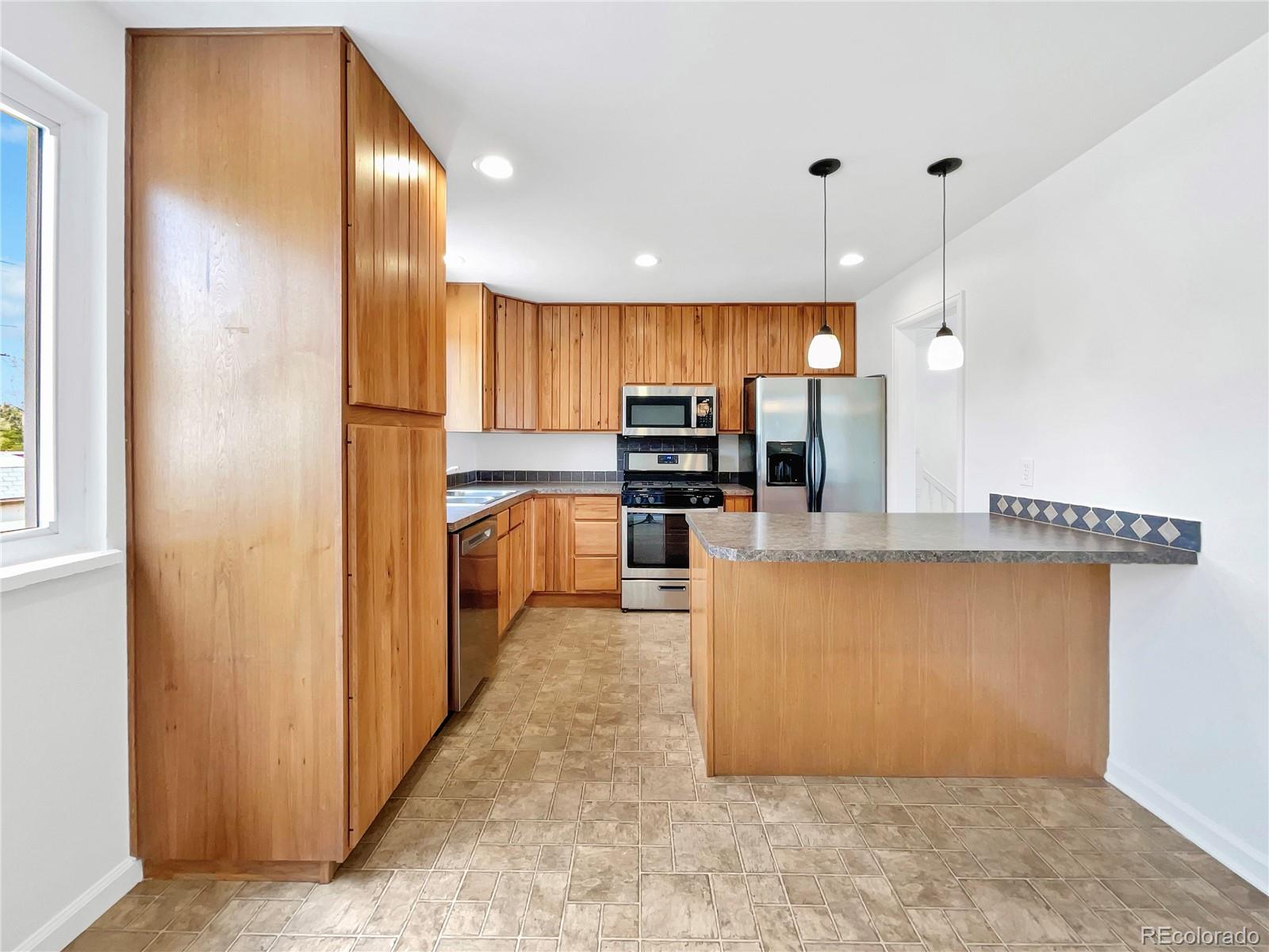 MLS Image #5 for 809 w 36th street,loveland, Colorado