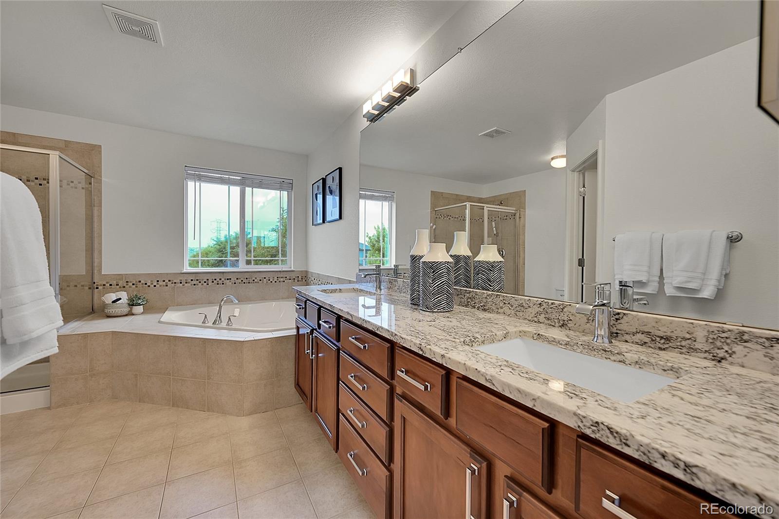 MLS Image #22 for 24277 e ontario place,aurora, Colorado