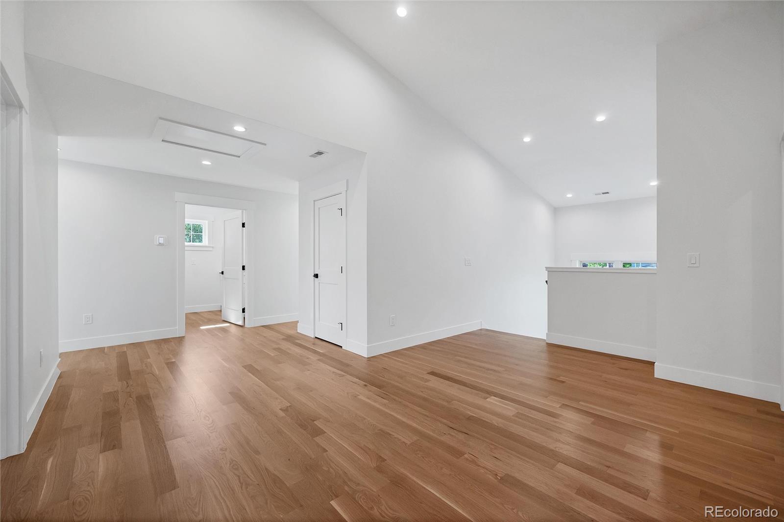 MLS Image #18 for 1035 n leyden street,denver, Colorado