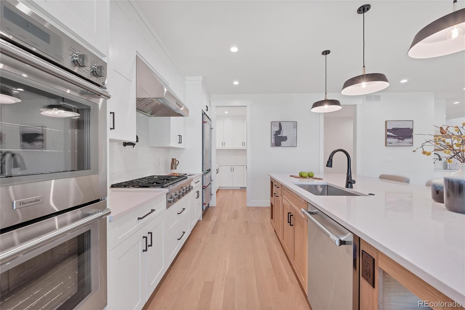 MLS Image #4 for 1035 n leyden street,denver, Colorado