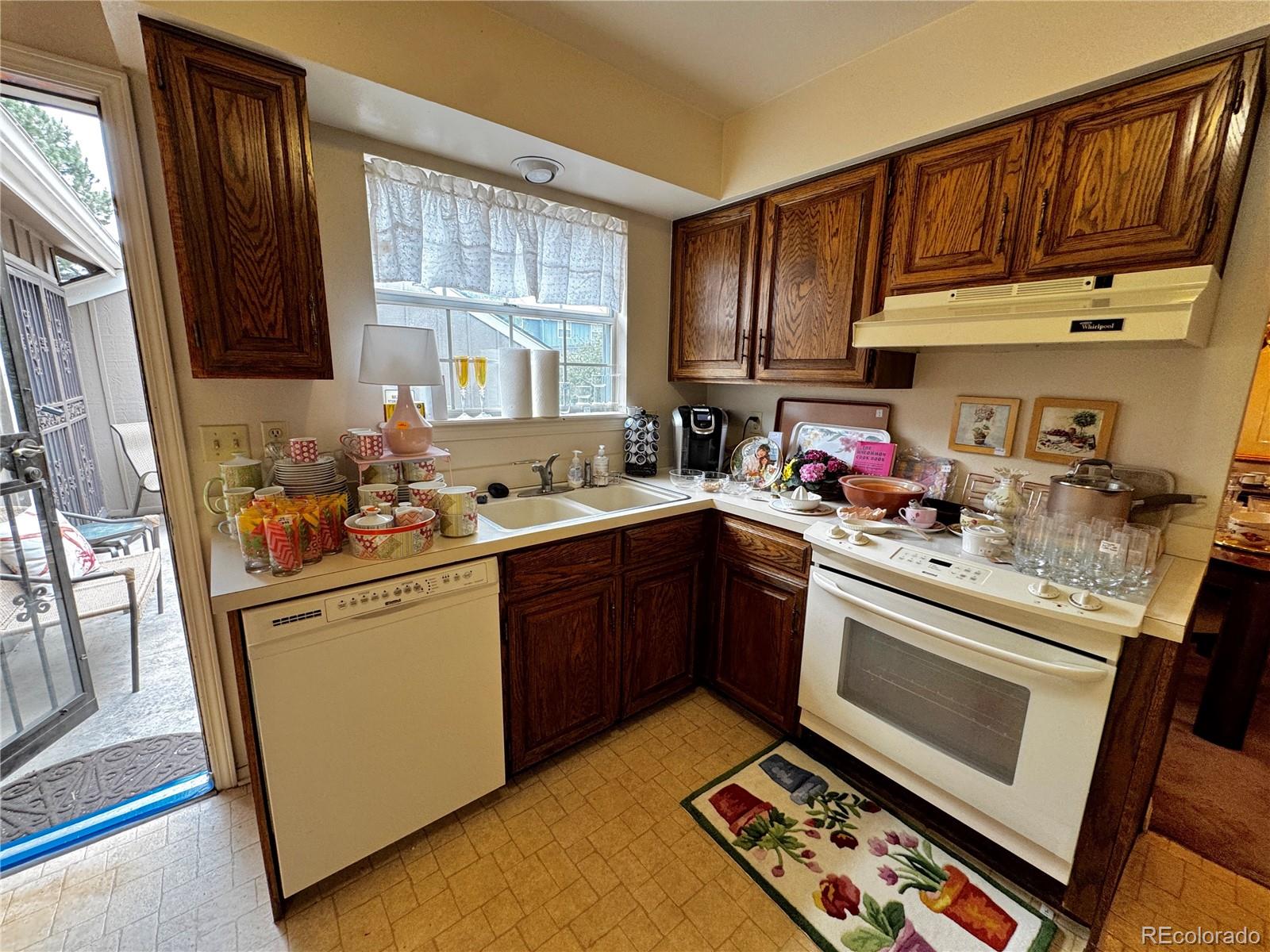 MLS Image #10 for 8862 e amherst drive,denver, Colorado