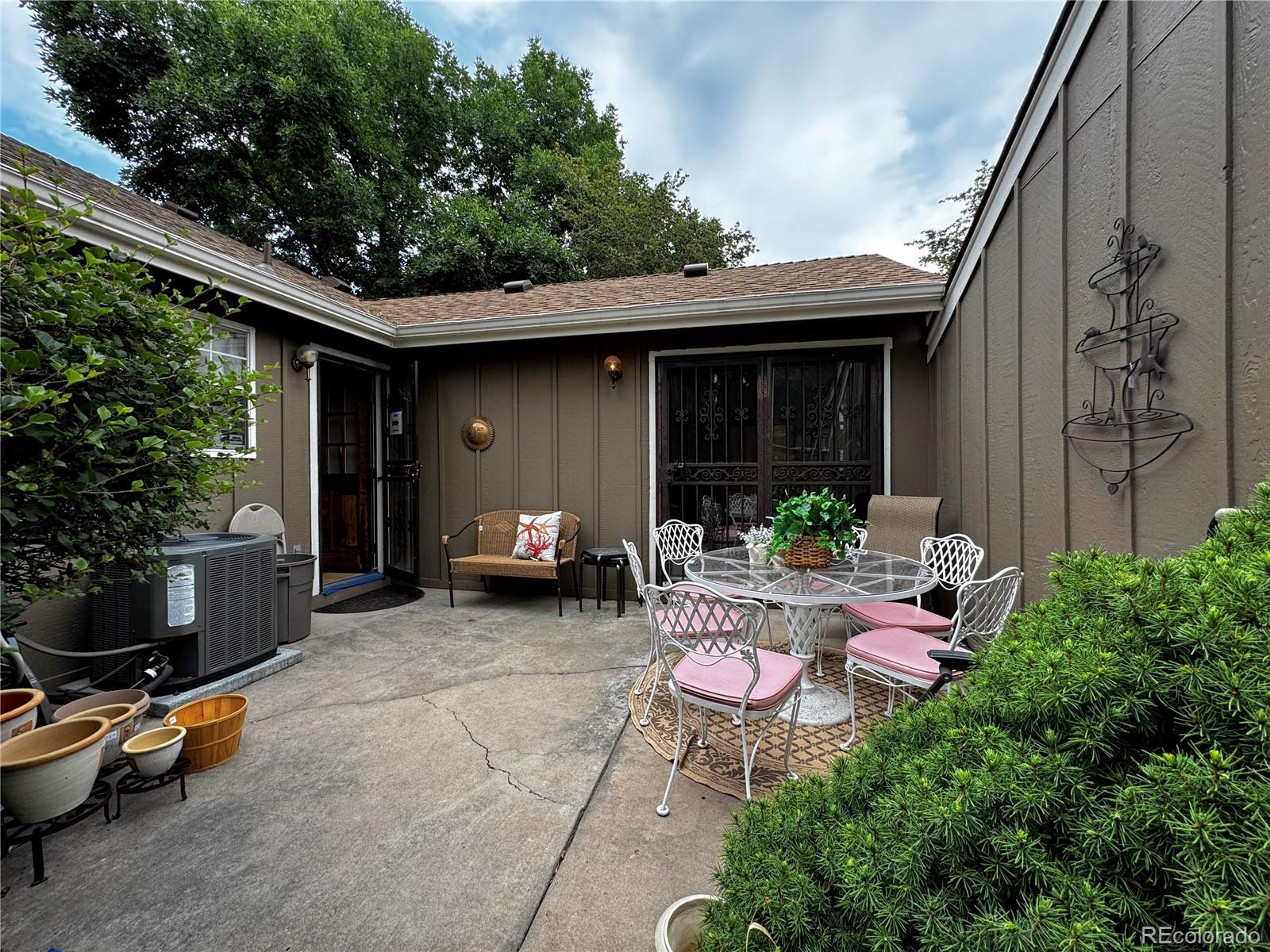 MLS Image #11 for 8862 e amherst drive,denver, Colorado