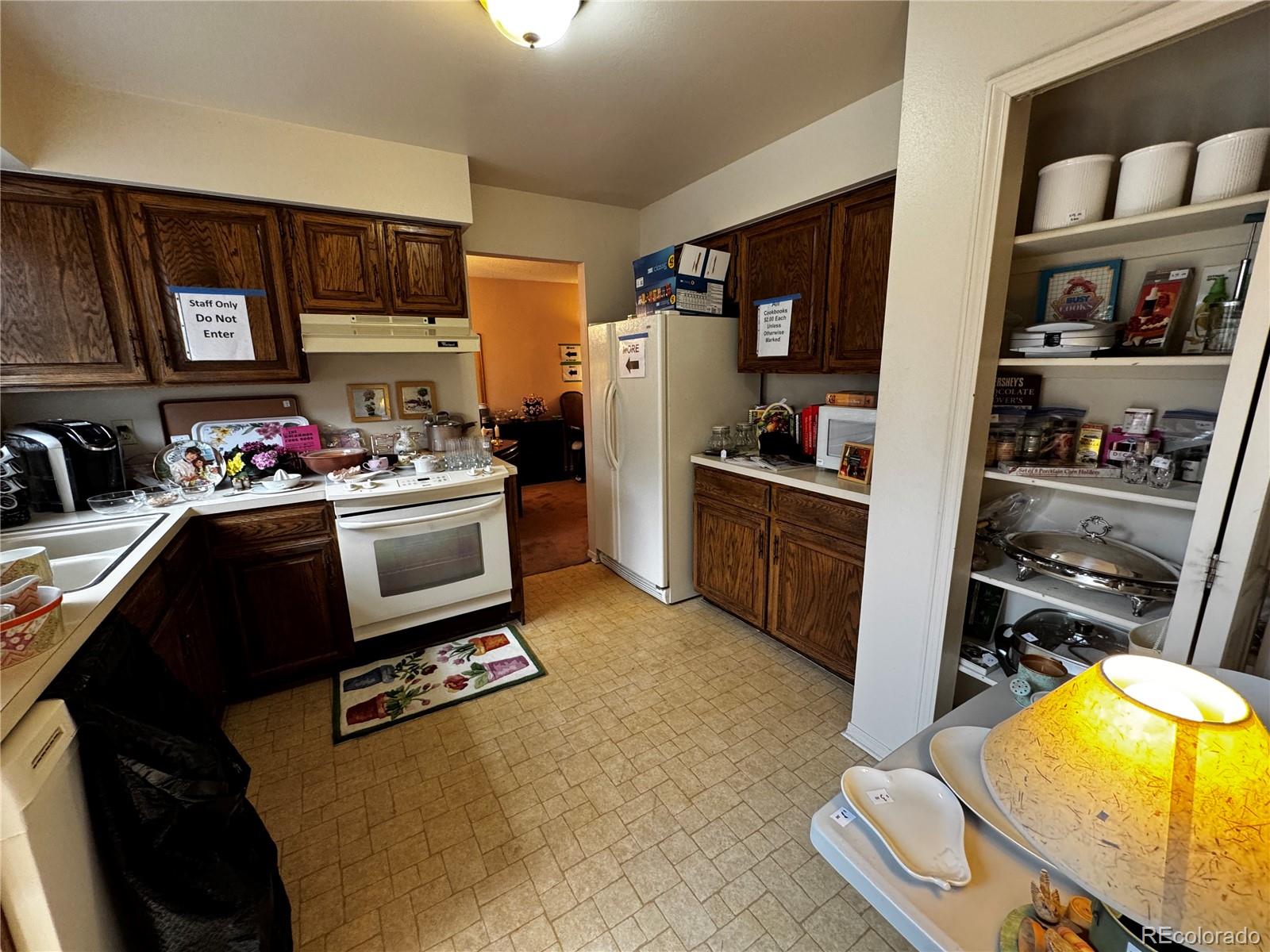 MLS Image #9 for 8862 e amherst drive,denver, Colorado