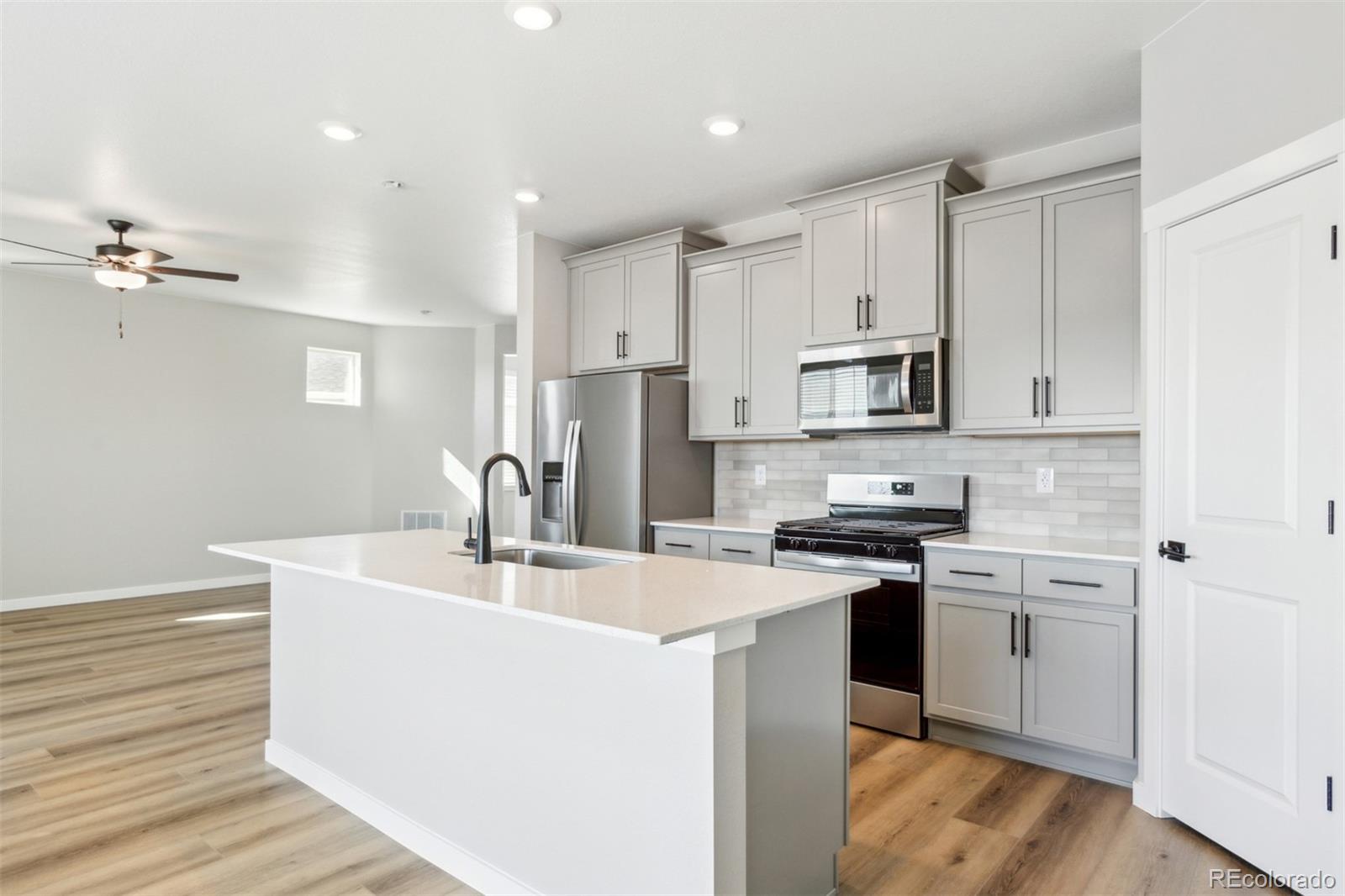 MLS Image #2 for 9481  yampa street,commerce city, Colorado