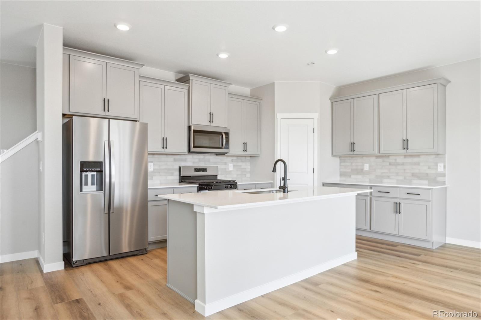 MLS Image #3 for 9481  yampa street,commerce city, Colorado