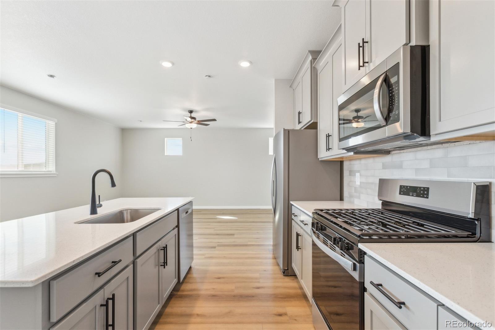 MLS Image #5 for 9481  yampa street,commerce city, Colorado