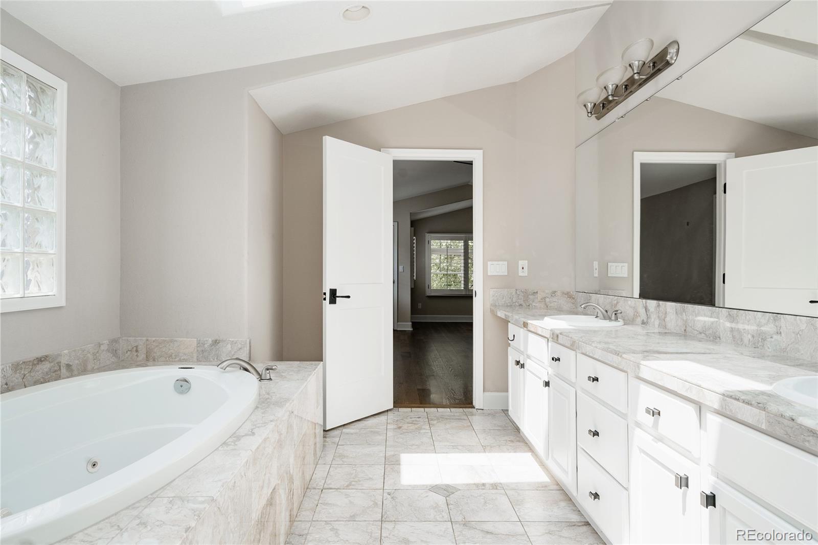 MLS Image #21 for 520  jackson street,denver, Colorado