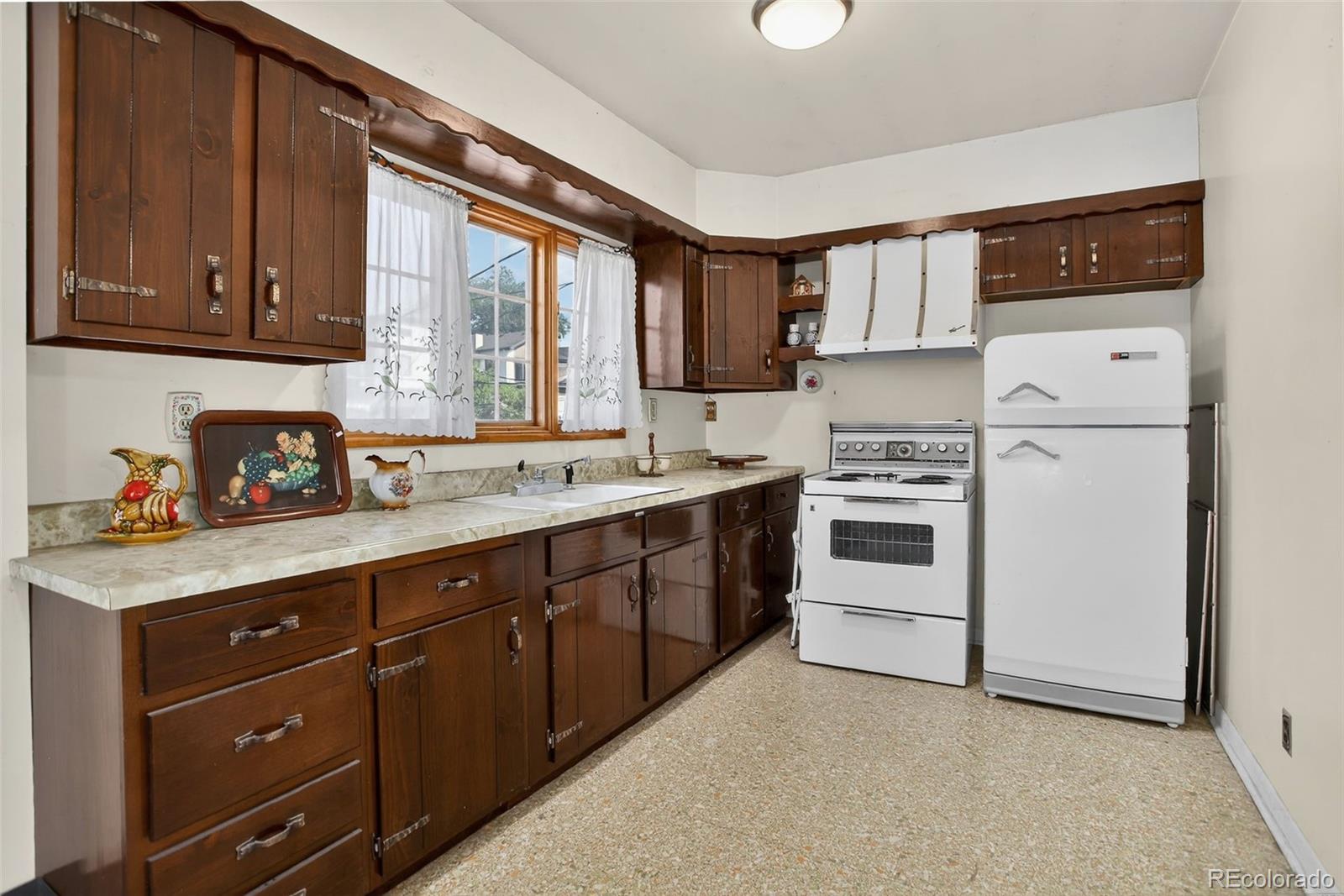 MLS Image #11 for 2481  yates street,denver, Colorado