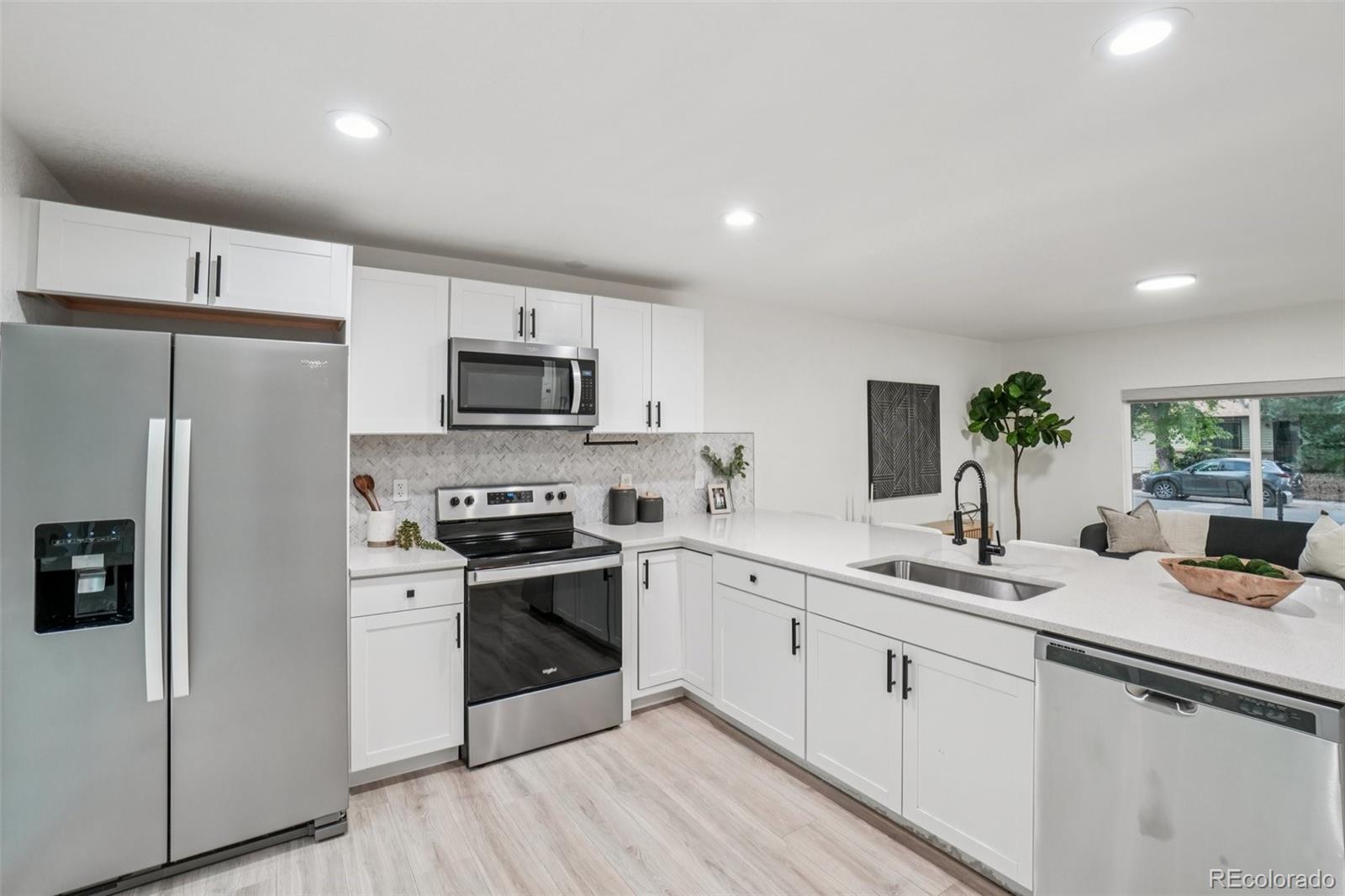 MLS Image #9 for 15142 e bates avenue,aurora, Colorado