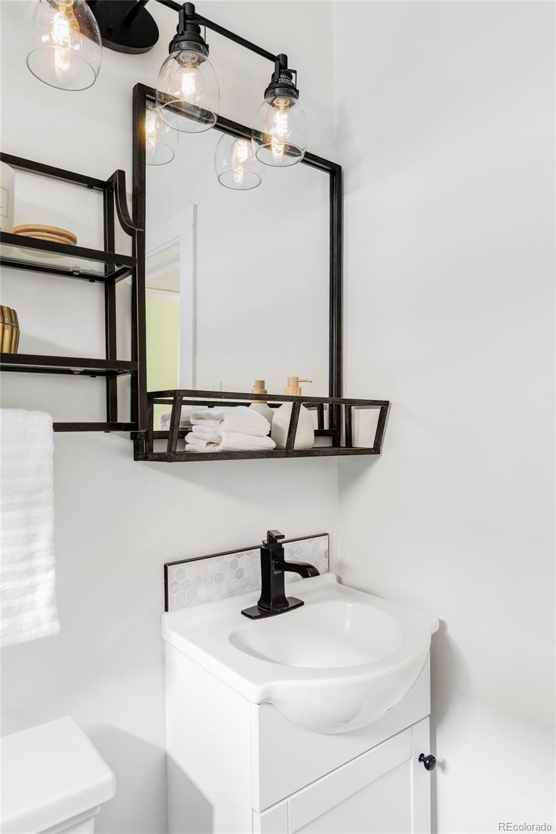 MLS Image #19 for 1381 s lincoln street,denver, Colorado