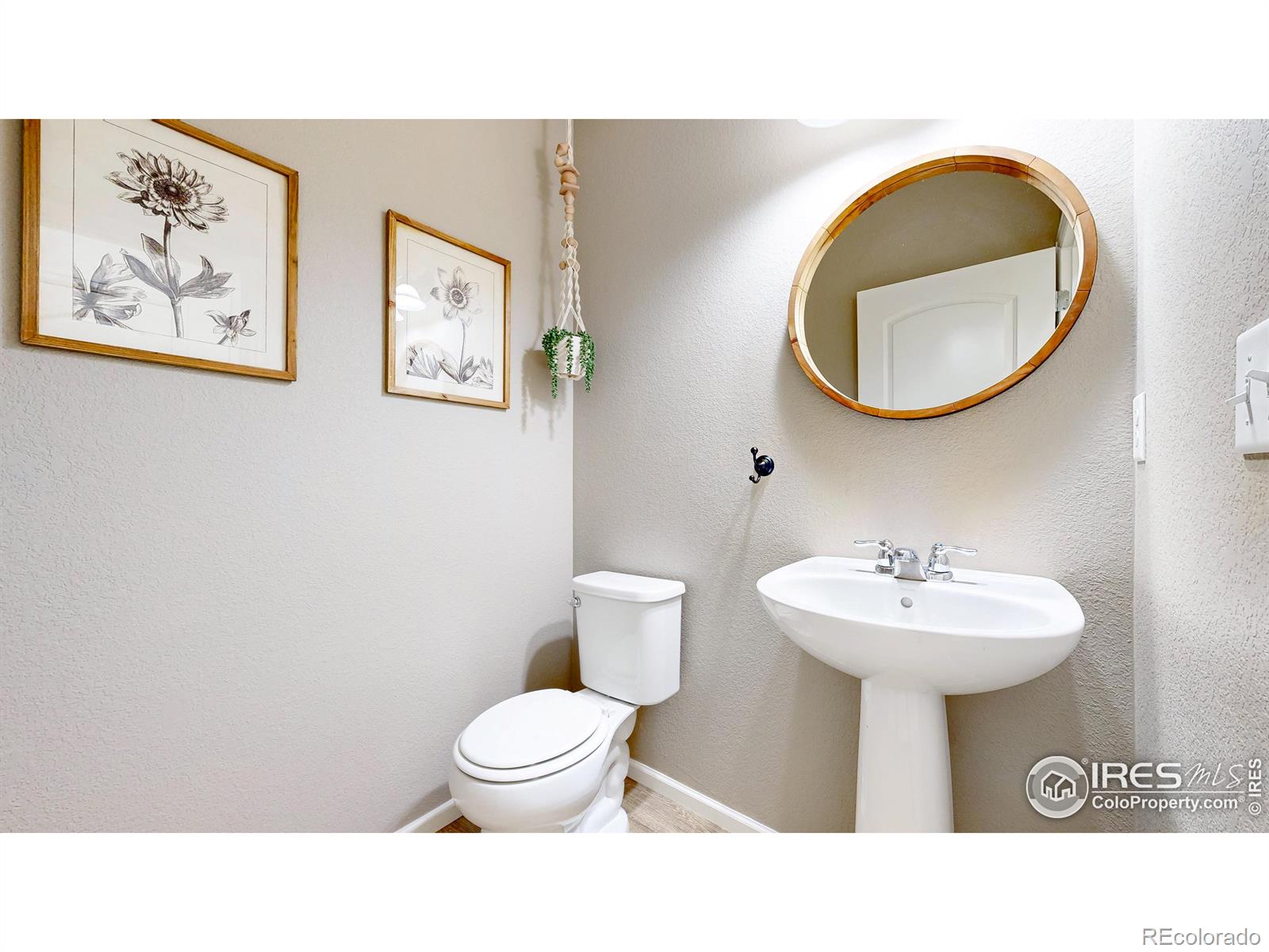 MLS Image #12 for 6973  isabell court,arvada, Colorado