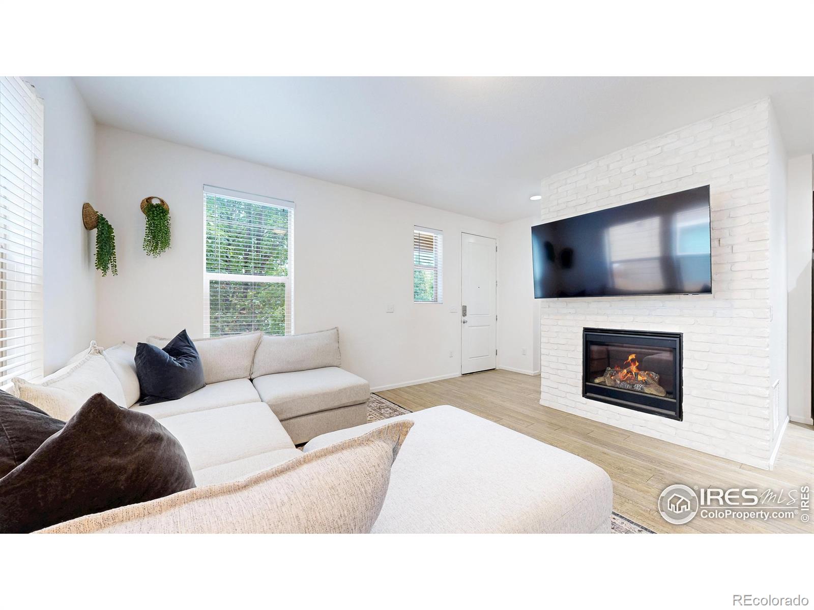 MLS Image #5 for 6973  isabell court,arvada, Colorado