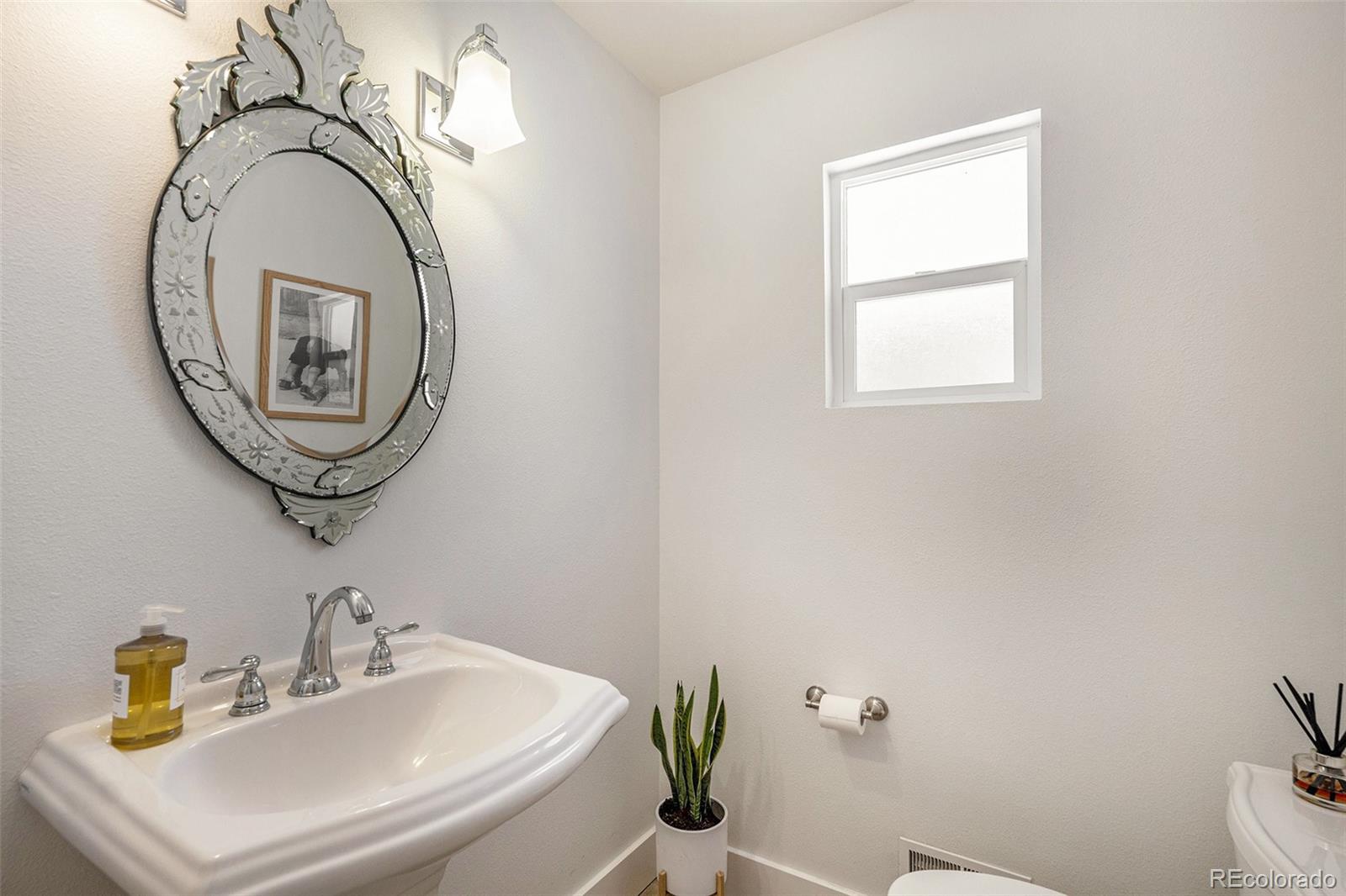 MLS Image #13 for 3137 s vine court,englewood, Colorado