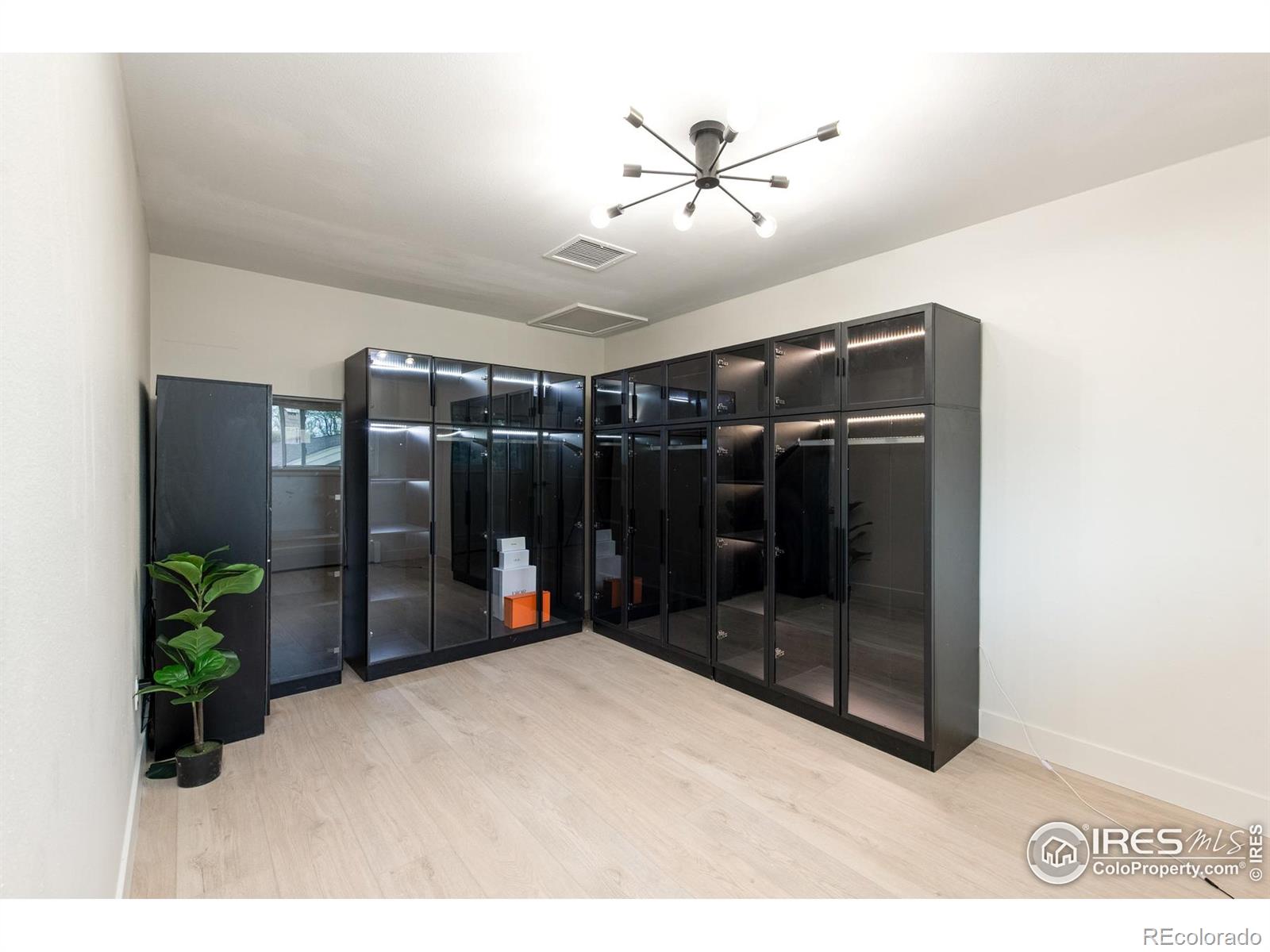MLS Image #12 for 7453 e jefferson drive,denver, Colorado