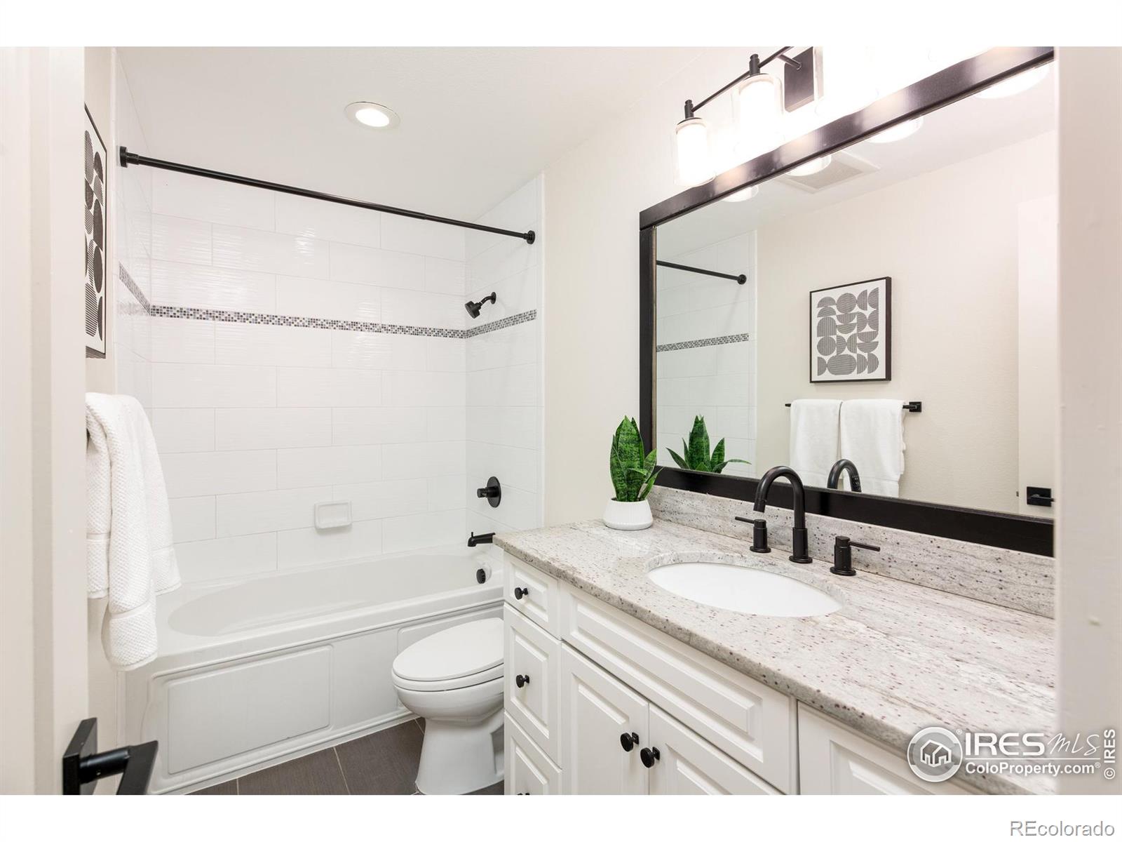 MLS Image #14 for 7453 e jefferson drive,denver, Colorado