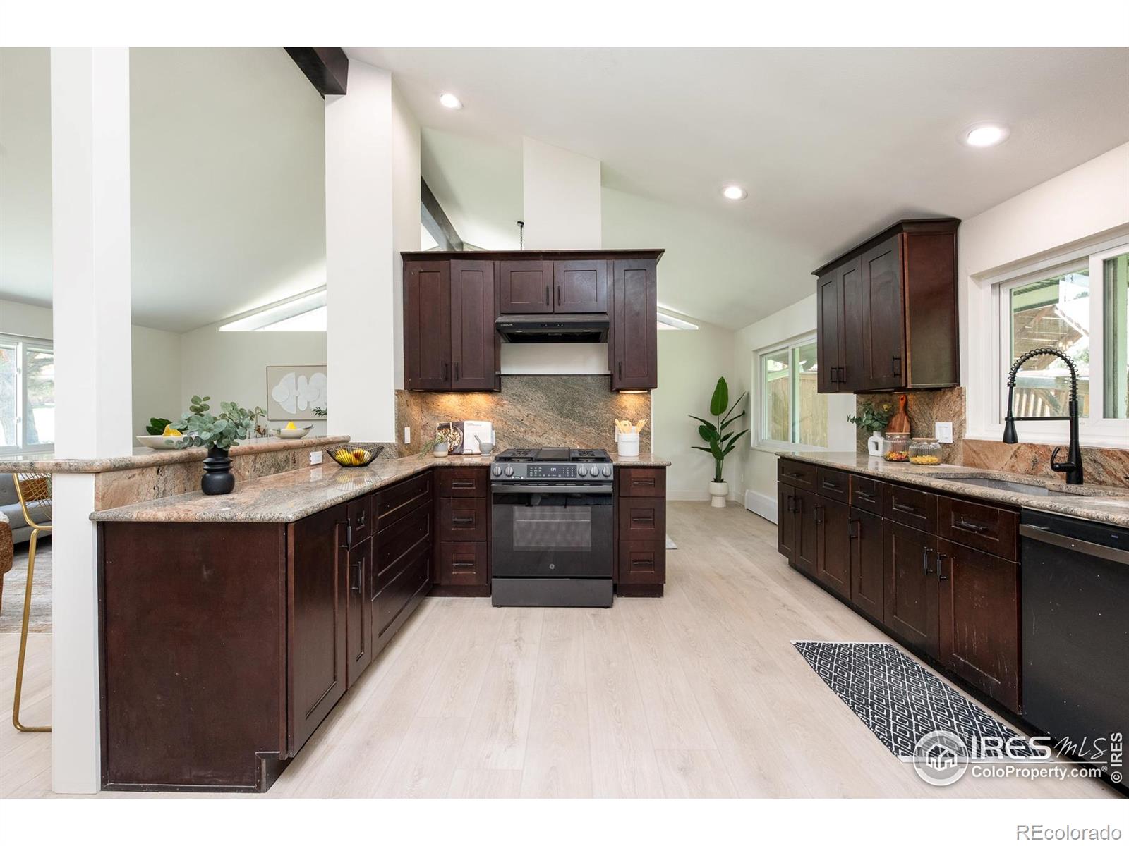 MLS Image #5 for 7453 e jefferson drive,denver, Colorado
