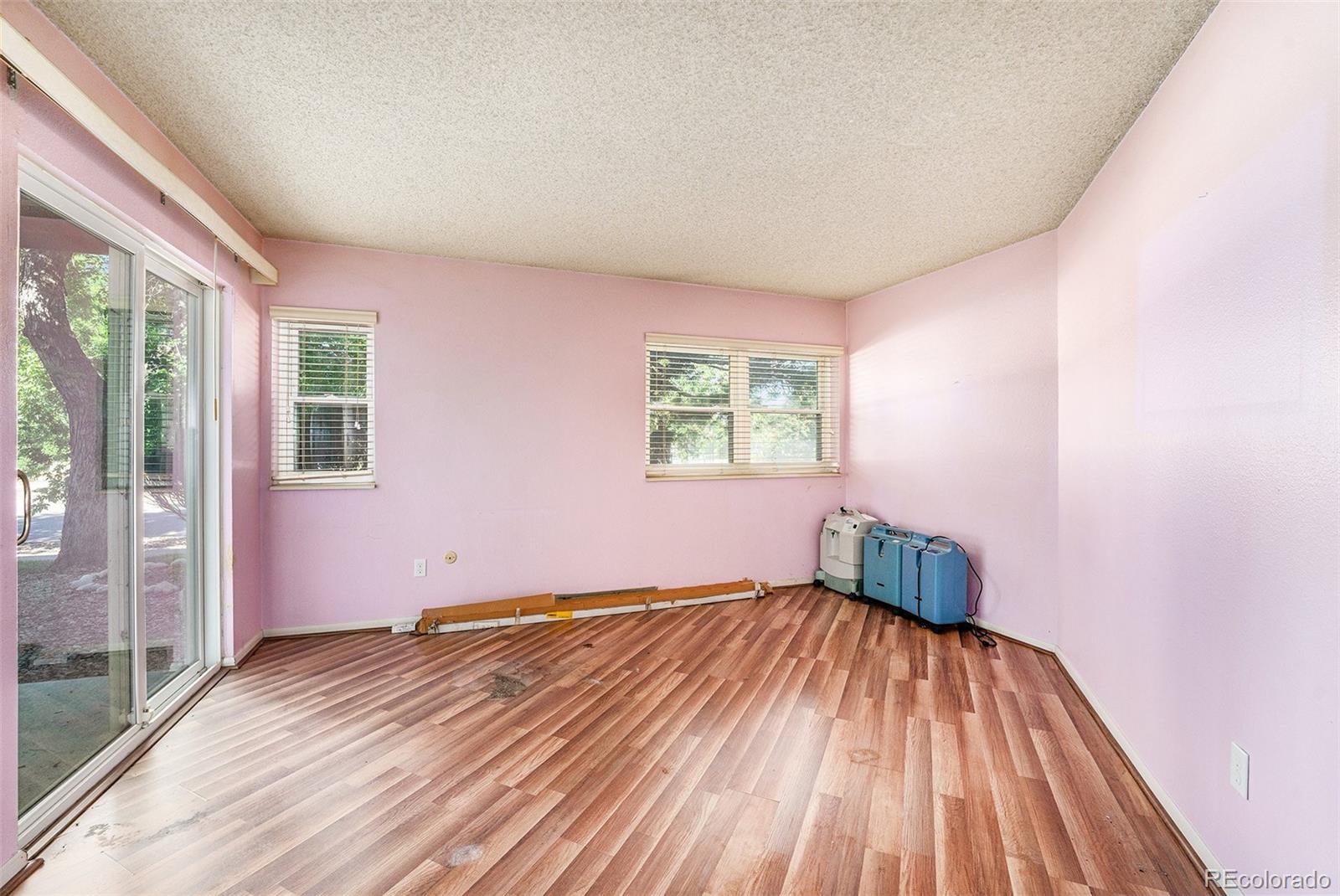MLS Image #12 for 1226 s monaco parkway,denver, Colorado