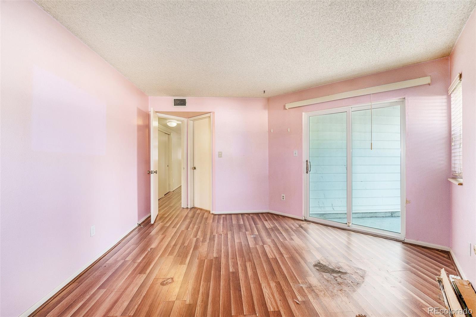 MLS Image #13 for 1226 s monaco parkway,denver, Colorado