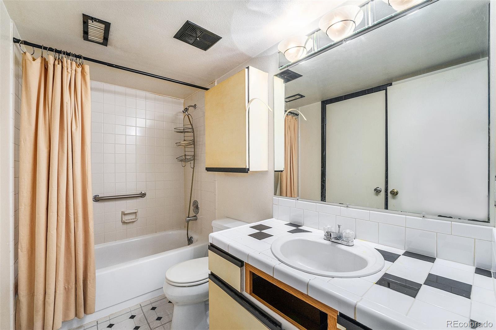 MLS Image #14 for 1226 s monaco parkway,denver, Colorado