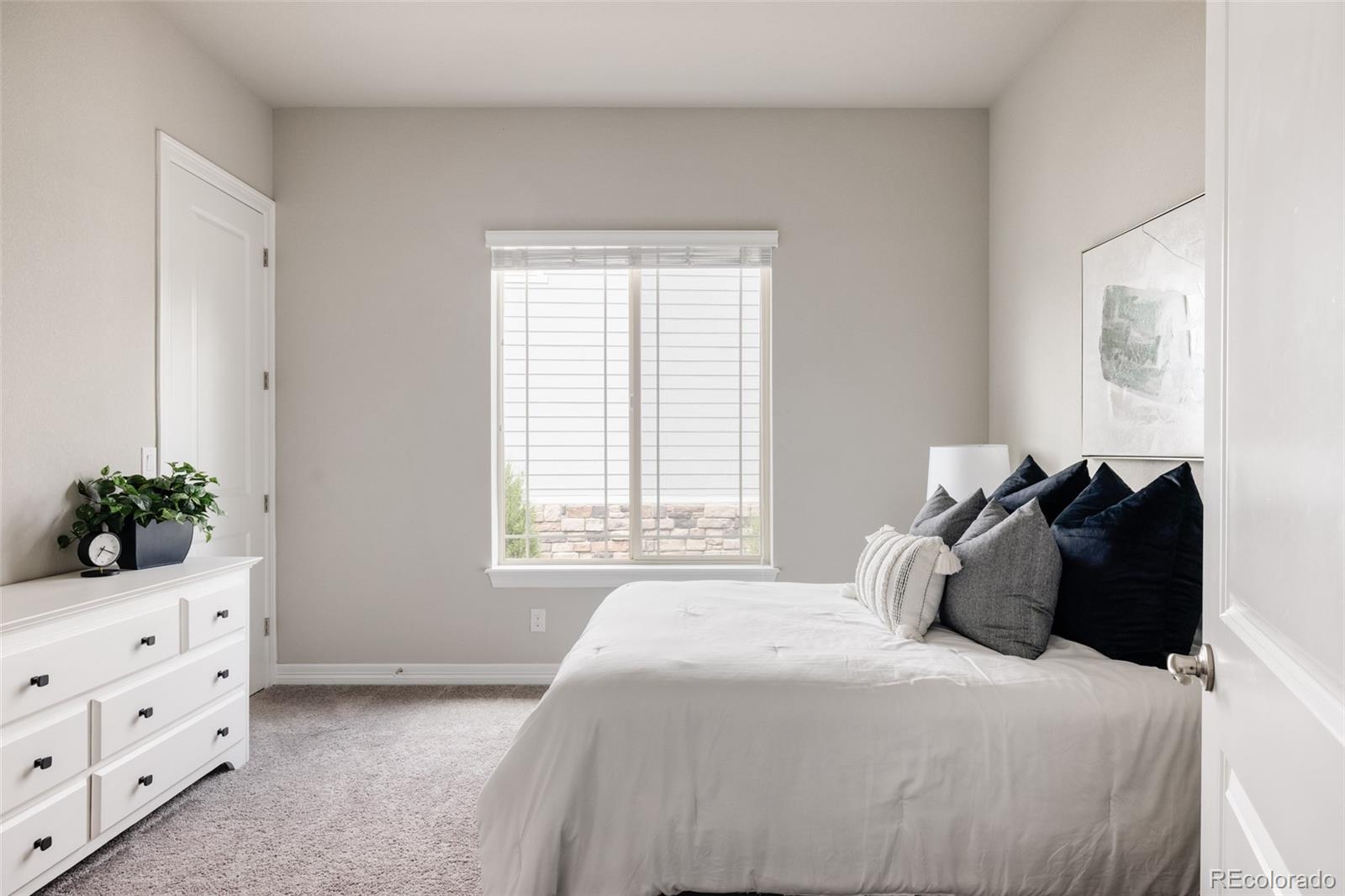 MLS Image #15 for 27430 e lakeview drive,aurora, Colorado
