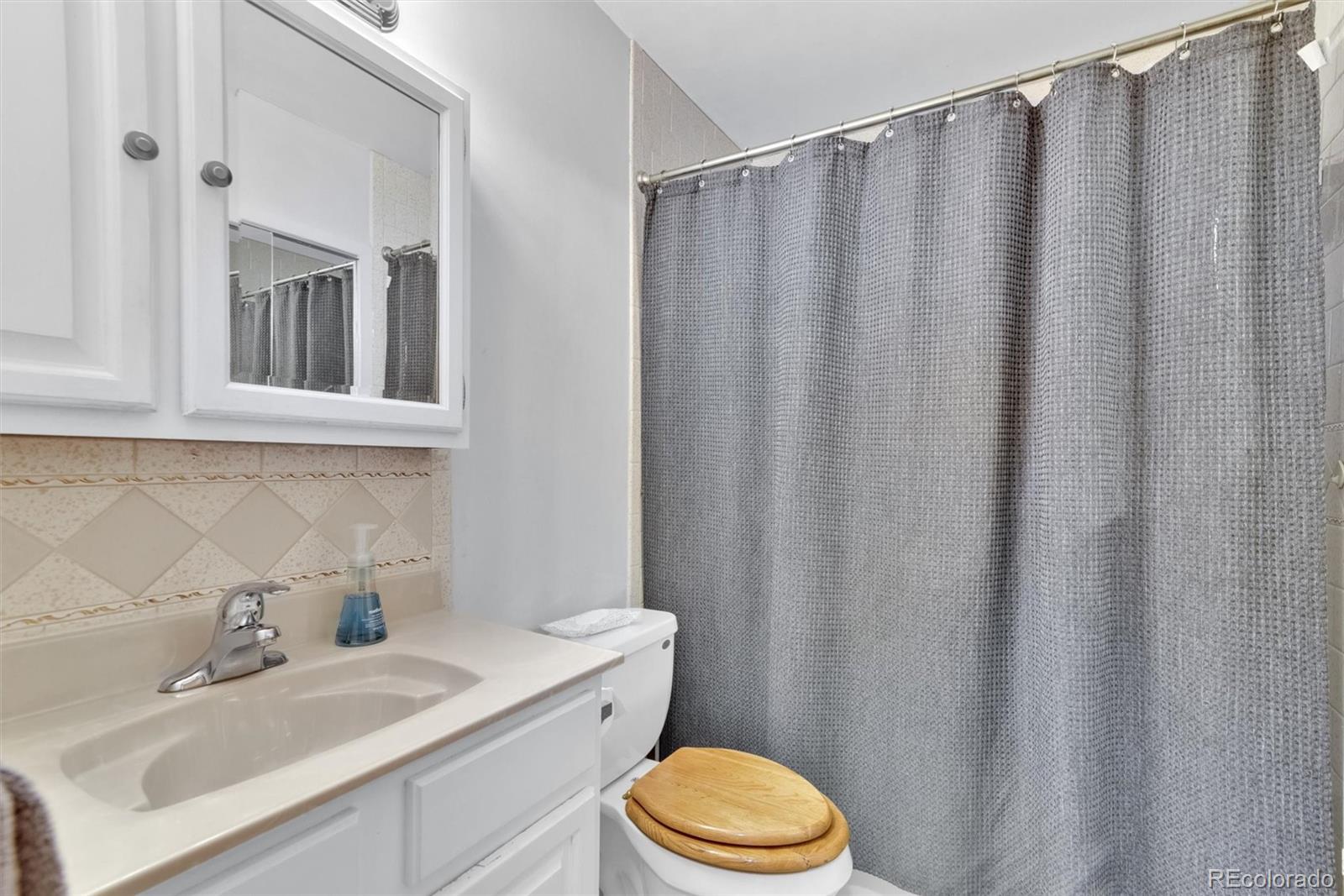 MLS Image #12 for 7050  alan drive,denver, Colorado