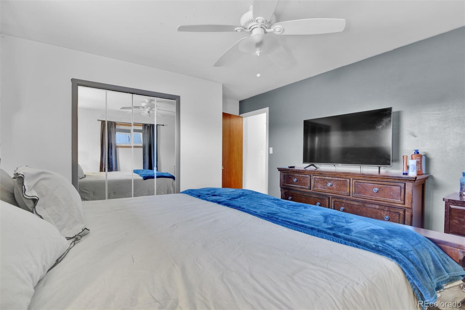 MLS Image #14 for 7050  alan drive,denver, Colorado