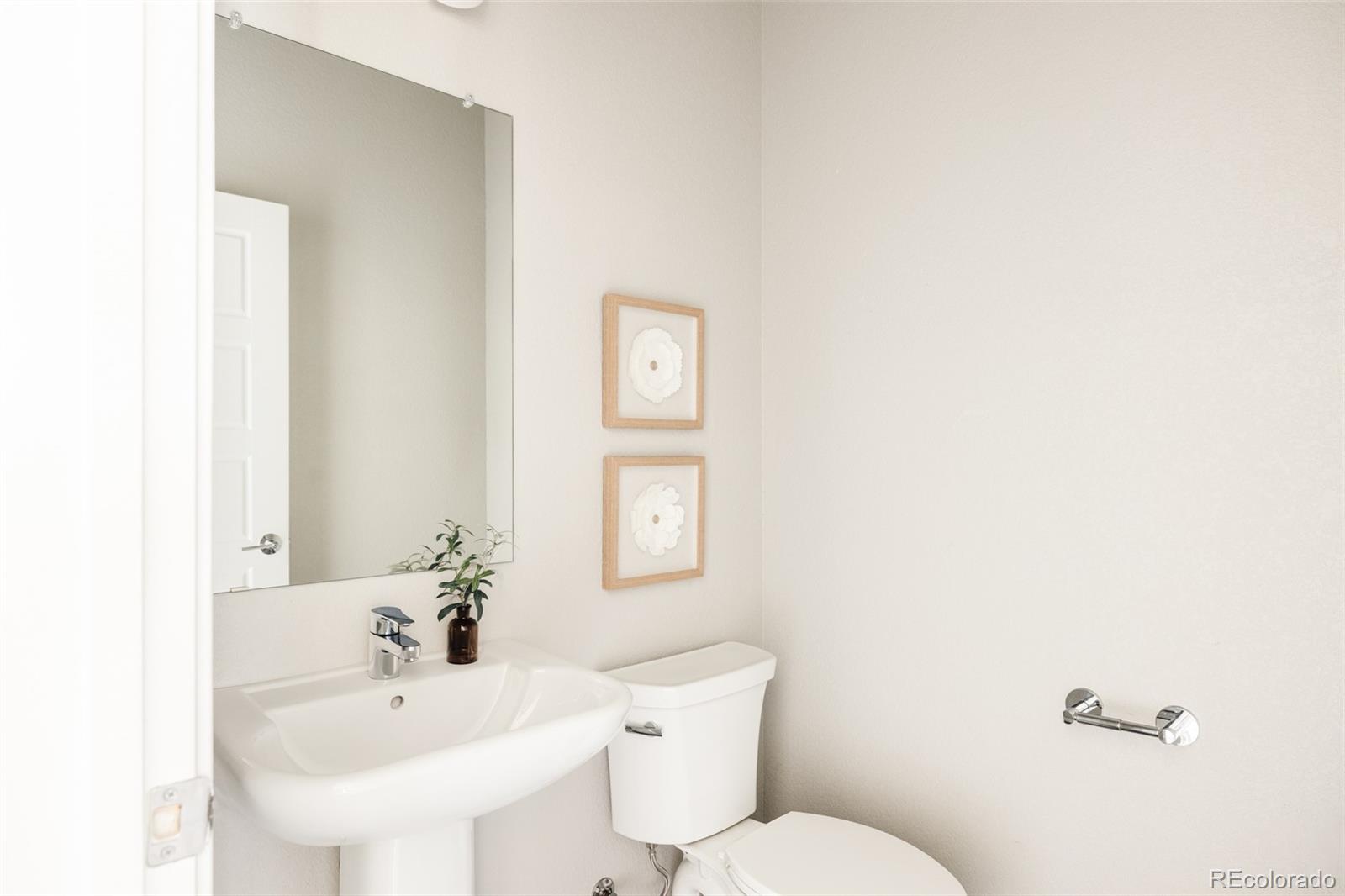 MLS Image #12 for 9366 e 59th avenue,denver, Colorado