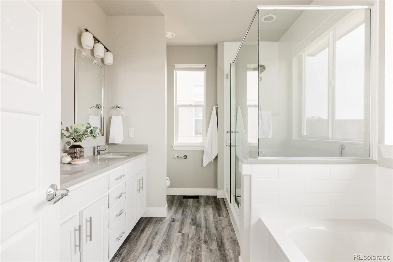 MLS Image #16 for 9366 e 59th avenue,denver, Colorado