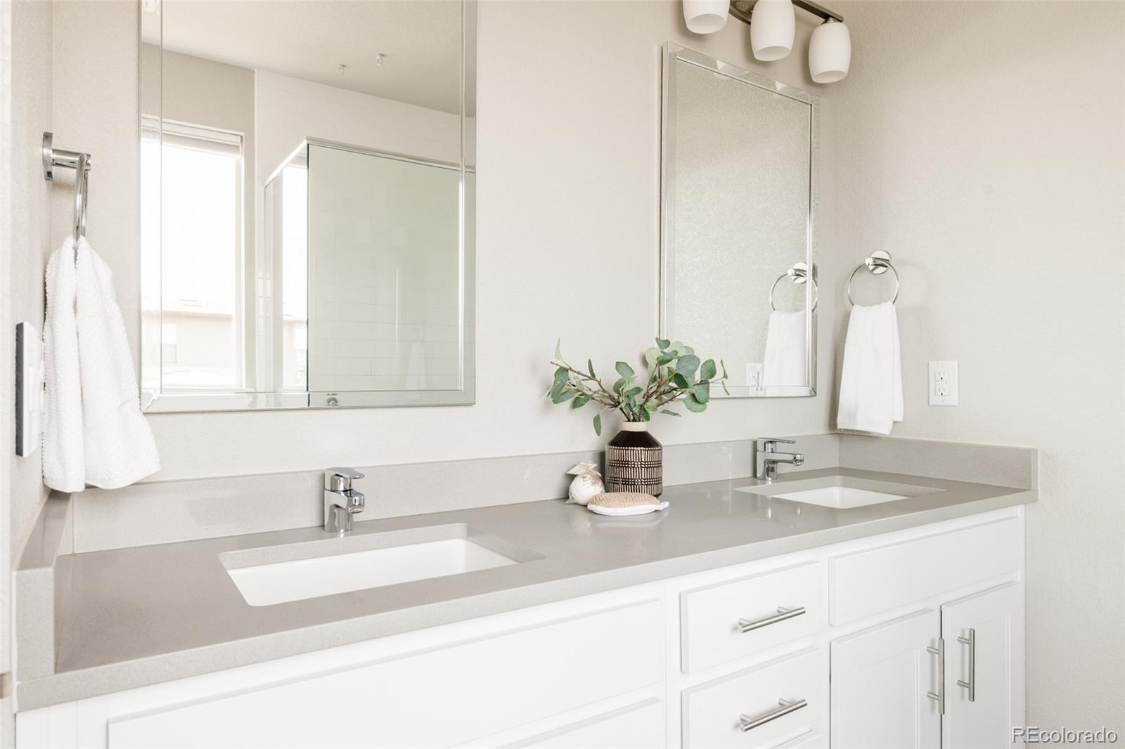 MLS Image #17 for 9366 e 59th avenue,denver, Colorado