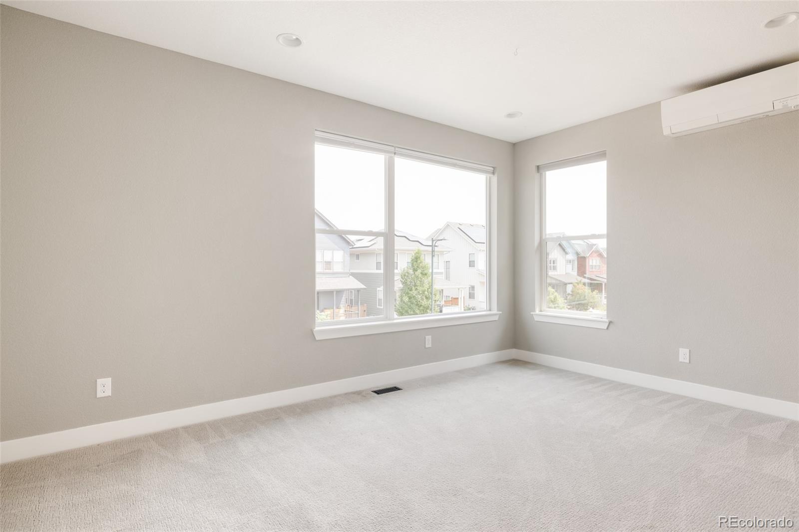 MLS Image #21 for 9366 e 59th avenue,denver, Colorado