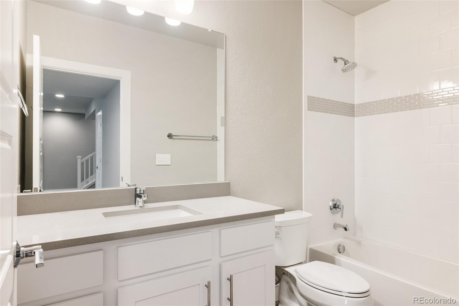 MLS Image #27 for 9366 e 59th avenue,denver, Colorado