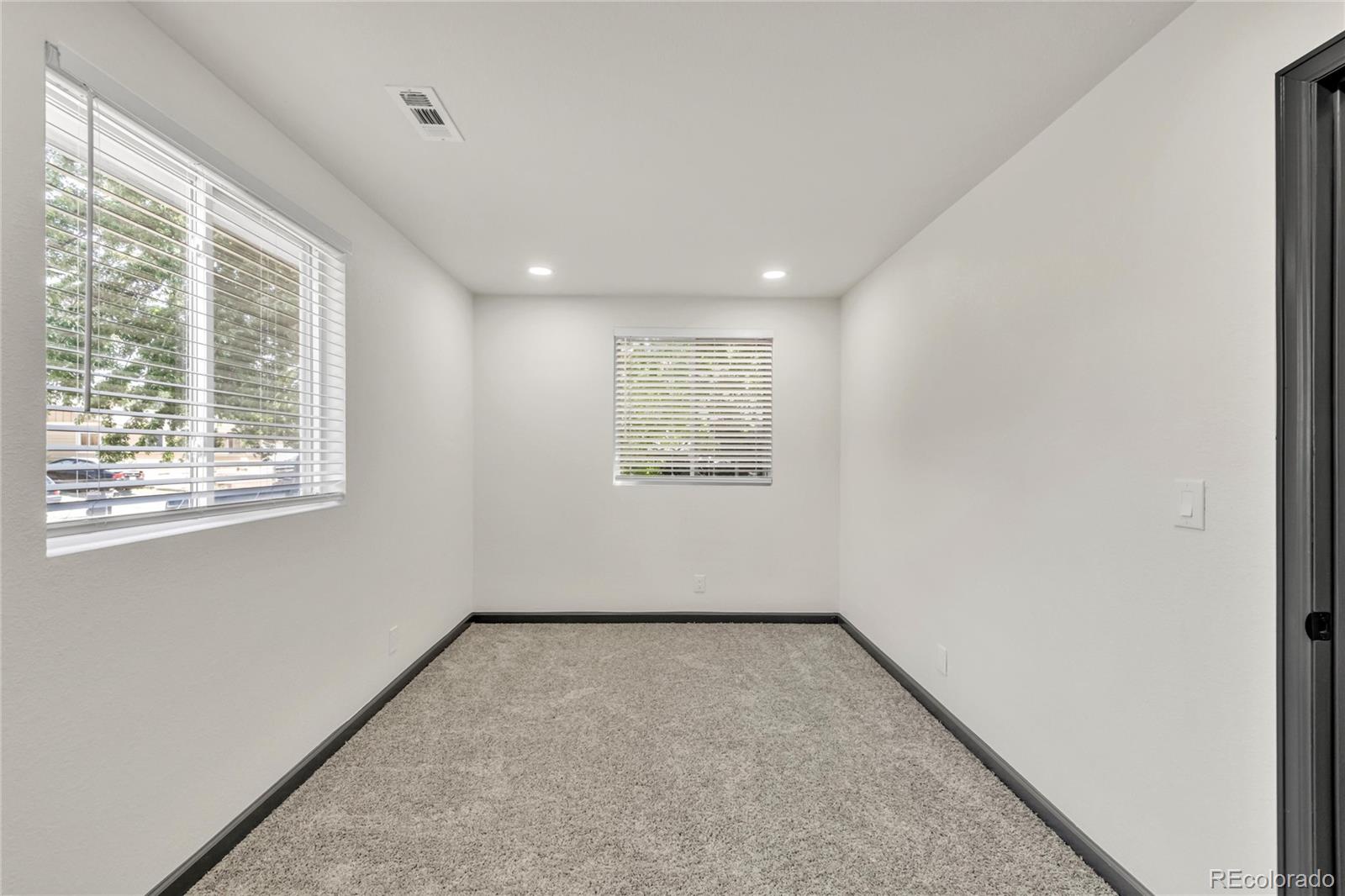 MLS Image #12 for 13124  robins drive,denver, Colorado