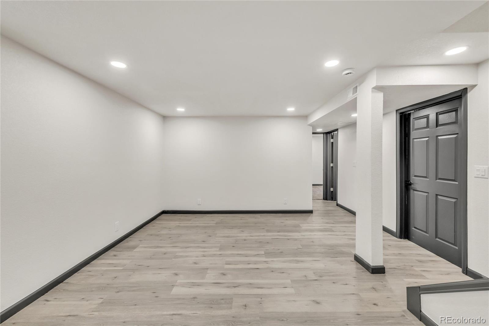MLS Image #18 for 13124  robins drive,denver, Colorado