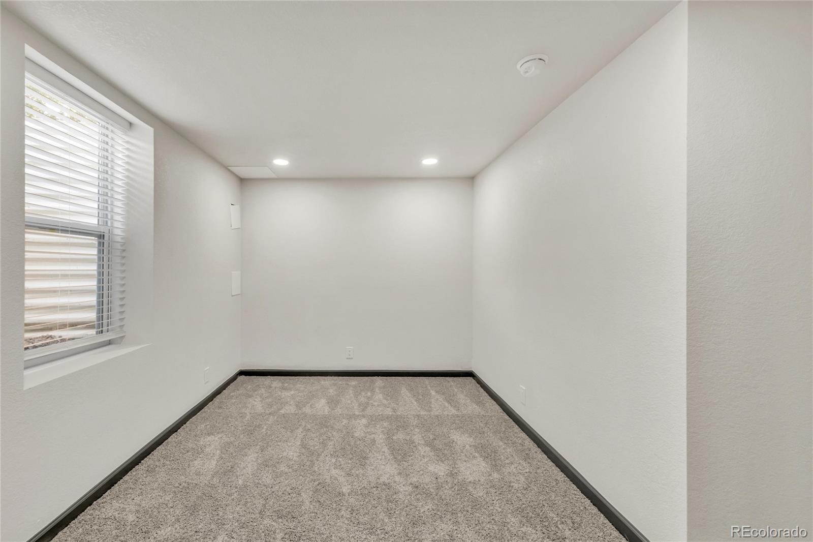 MLS Image #21 for 13124  robins drive,denver, Colorado