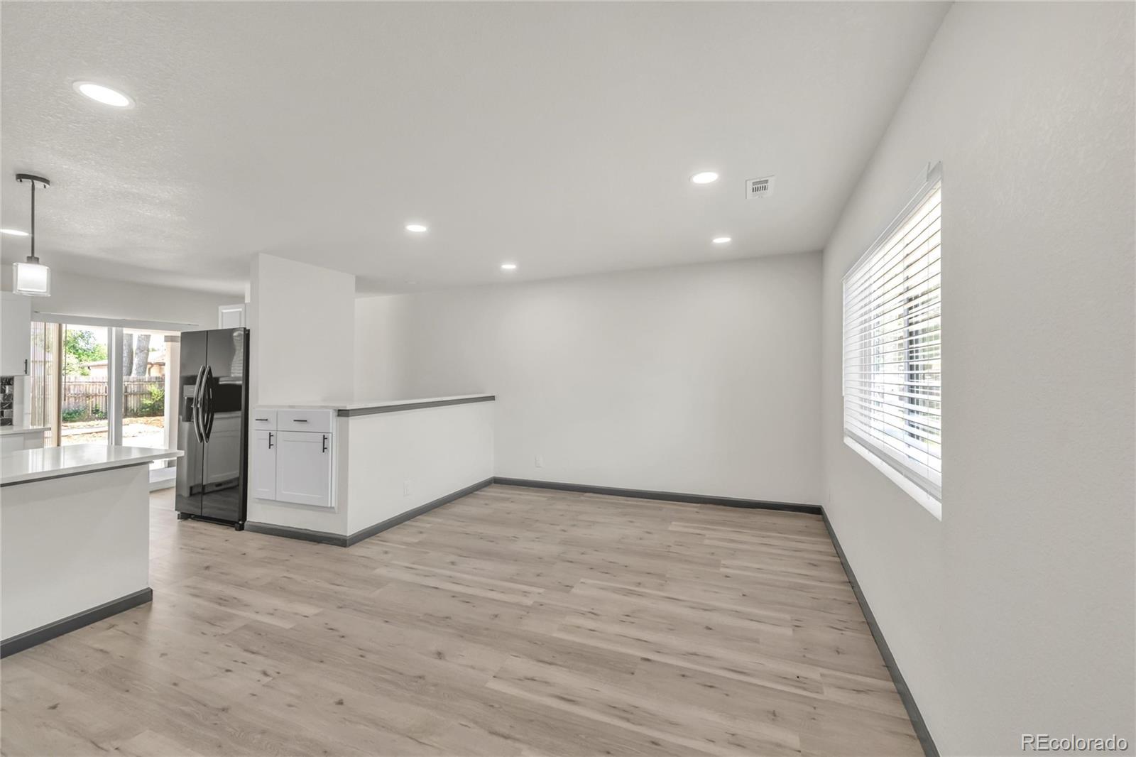 MLS Image #5 for 13124  robins drive,denver, Colorado