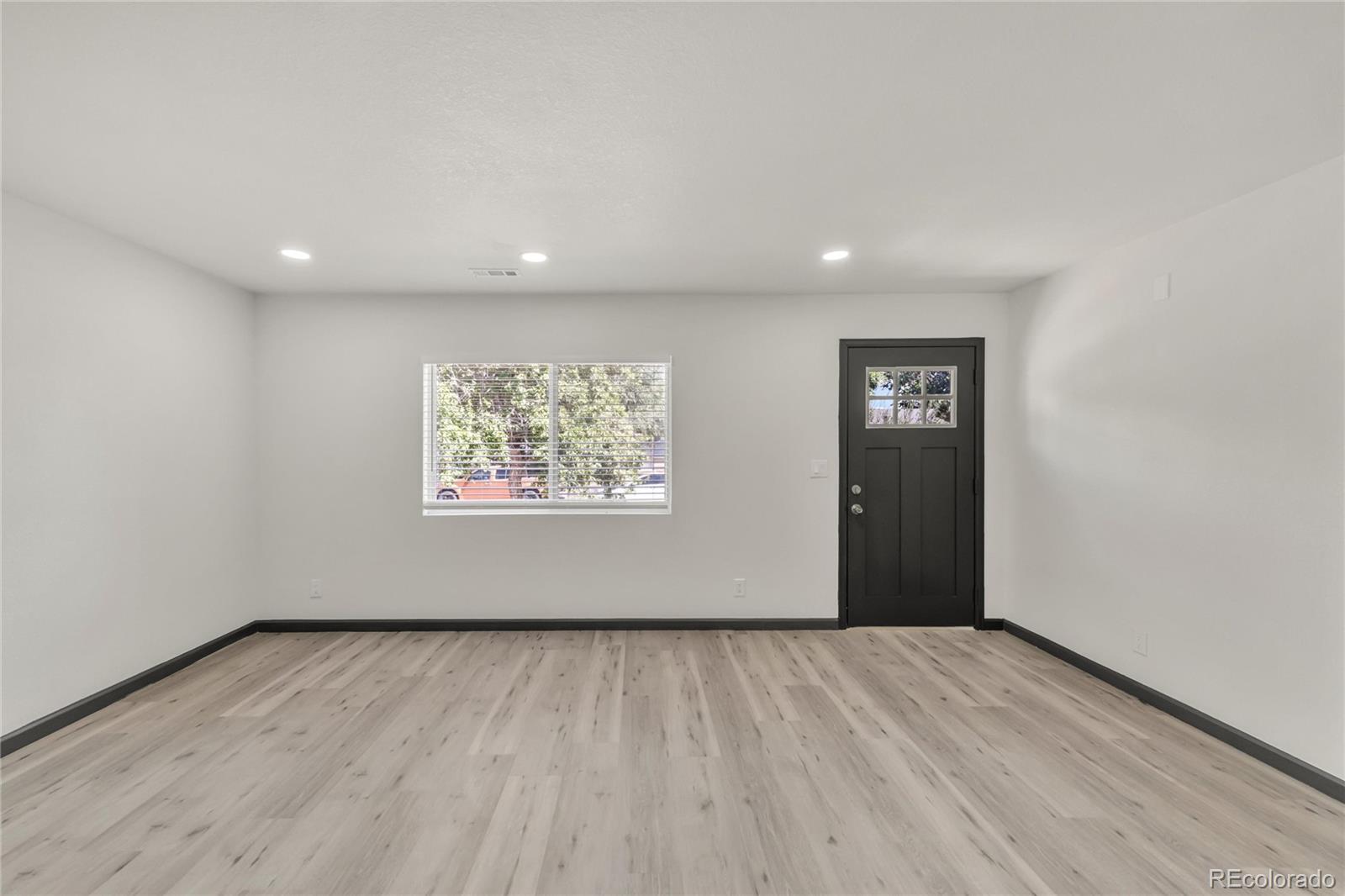 MLS Image #7 for 13124  robins drive,denver, Colorado