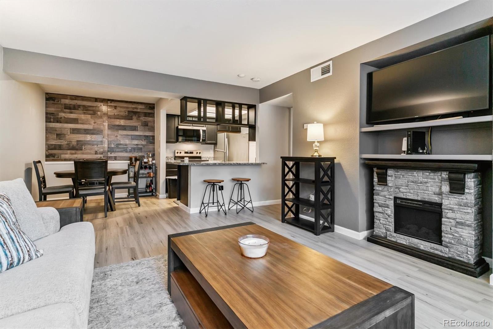 MLS Image #4 for 9212 e arbor circle,englewood, Colorado