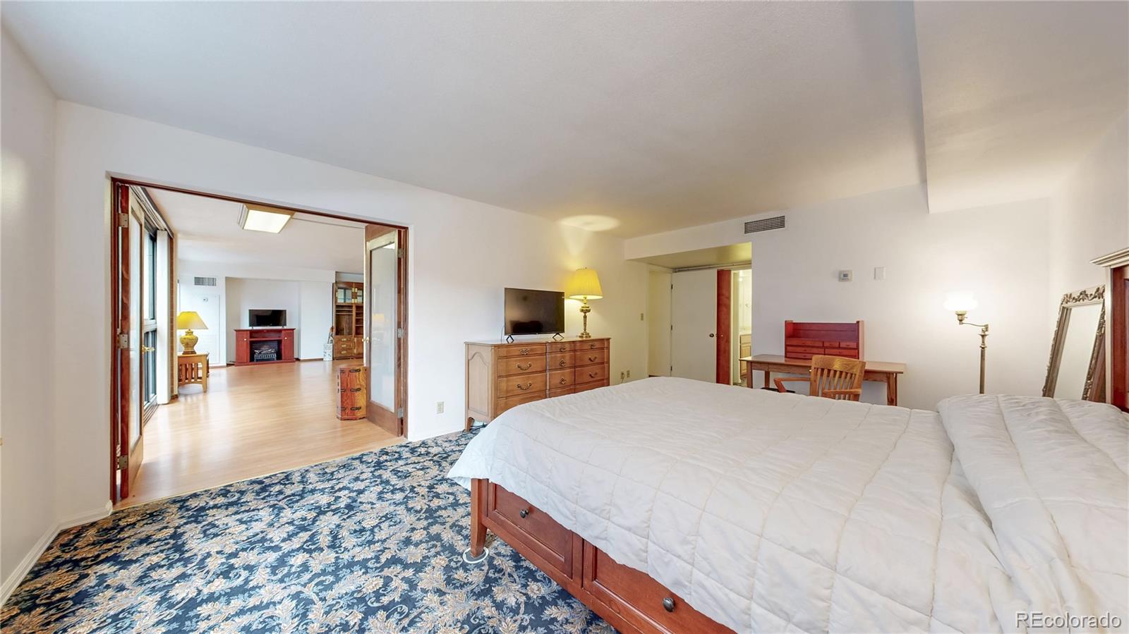 MLS Image #11 for 1551  larimer street,denver, Colorado