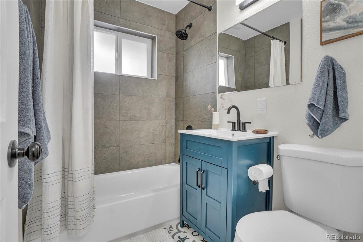MLS Image #11 for 931 n vrain street,denver, Colorado