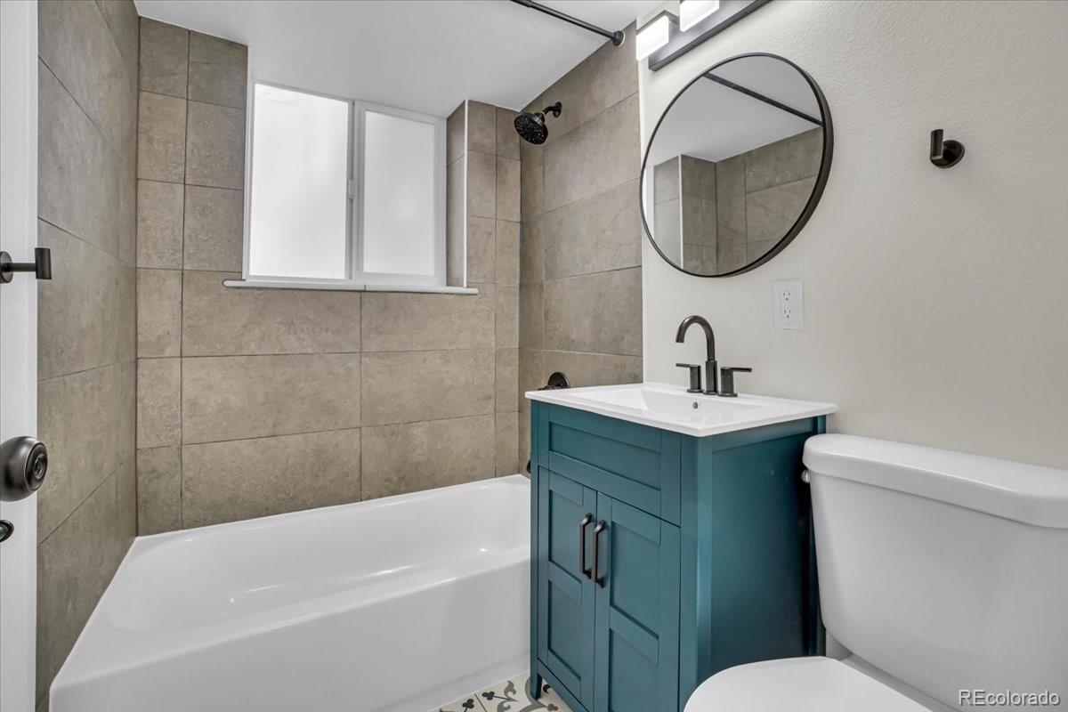 MLS Image #16 for 931 n vrain street,denver, Colorado