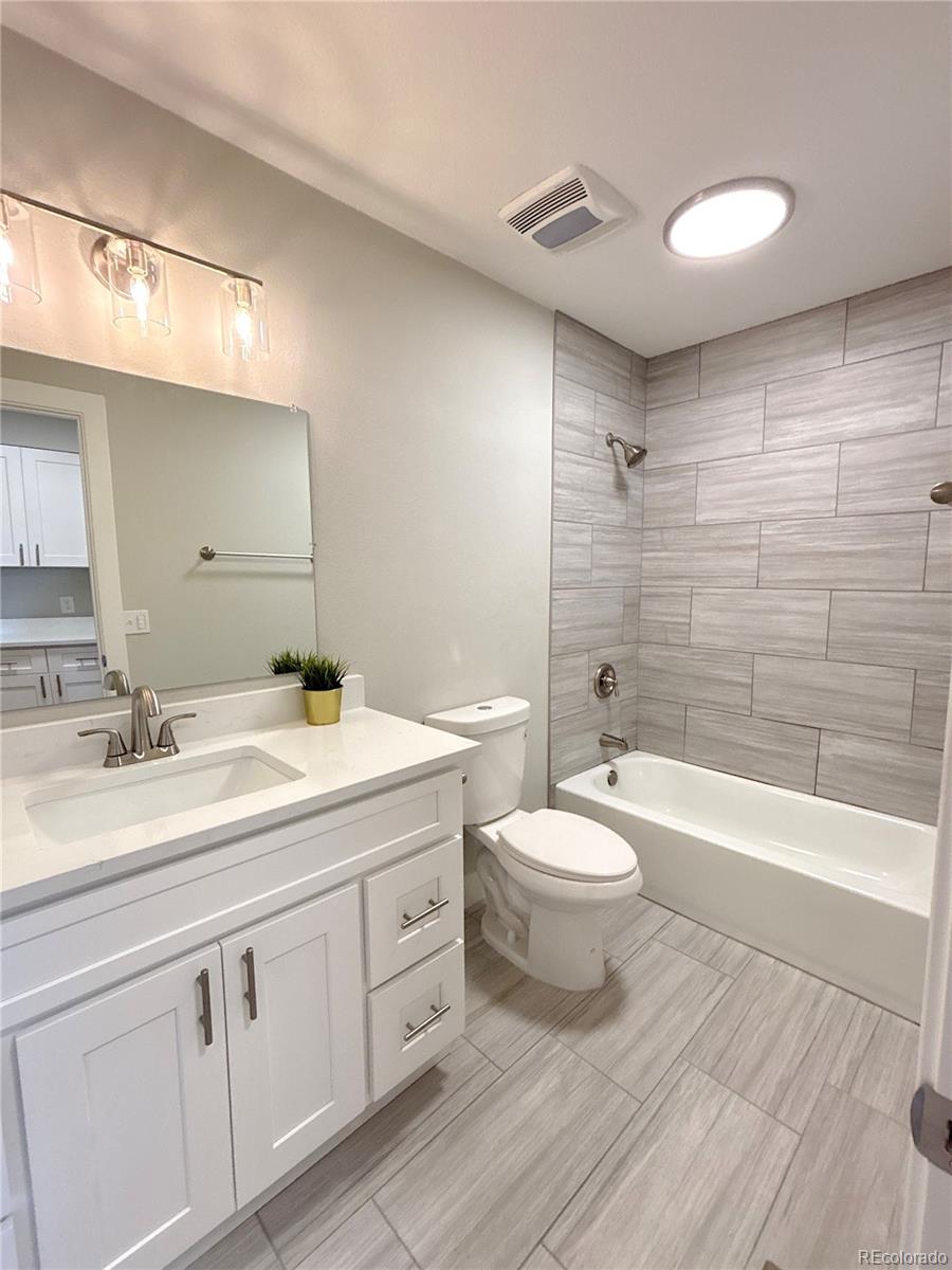 MLS Image #14 for 323  southpark road,highlands ranch, Colorado