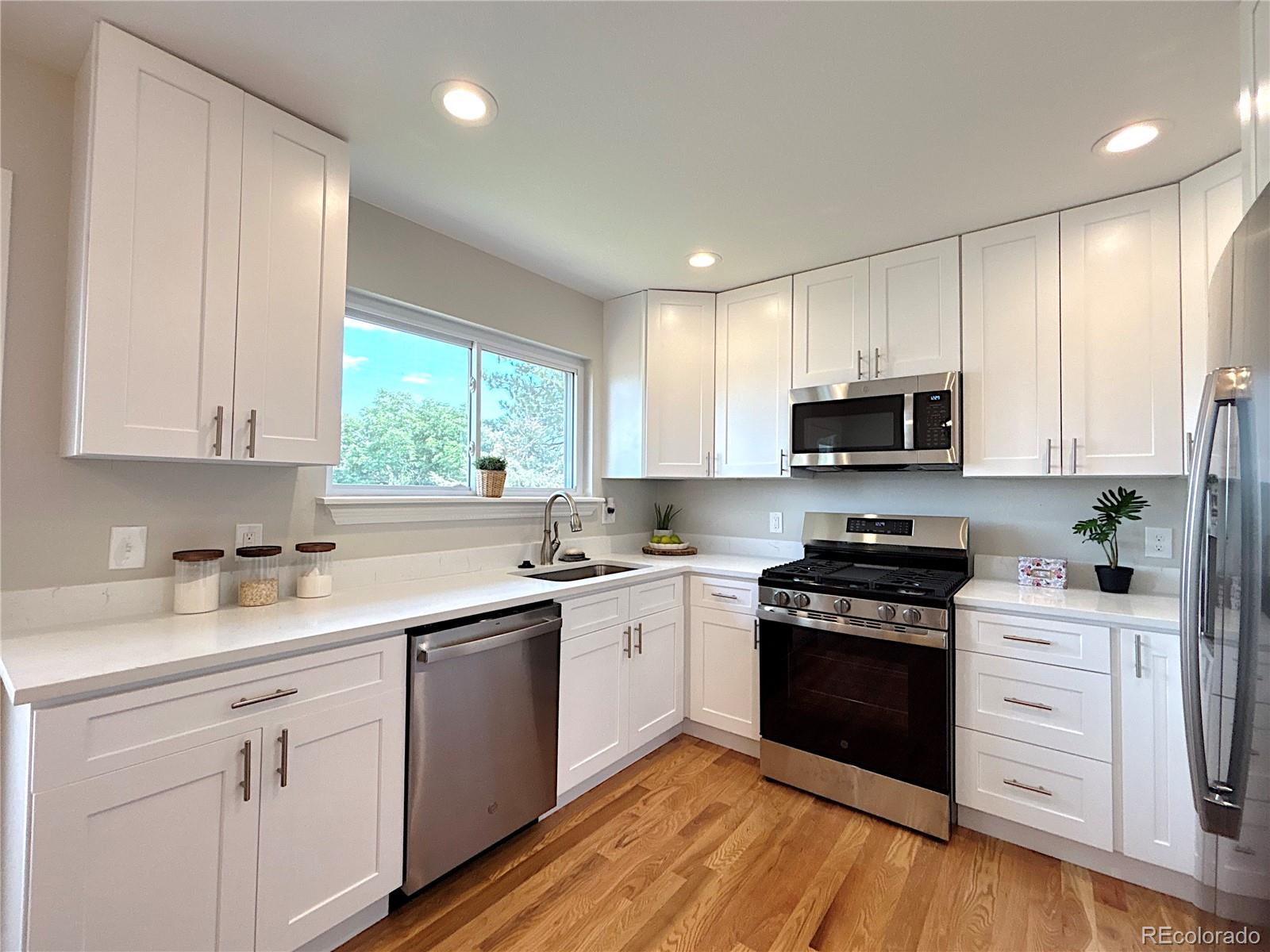 MLS Image #5 for 323  southpark road,highlands ranch, Colorado
