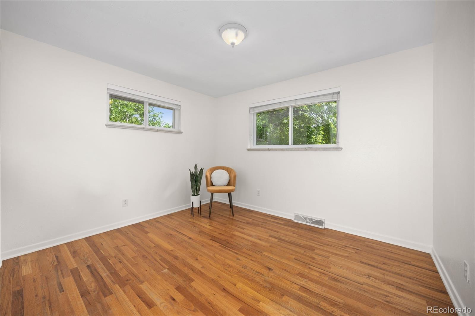 MLS Image #15 for 6869 s foresthill street,littleton, Colorado