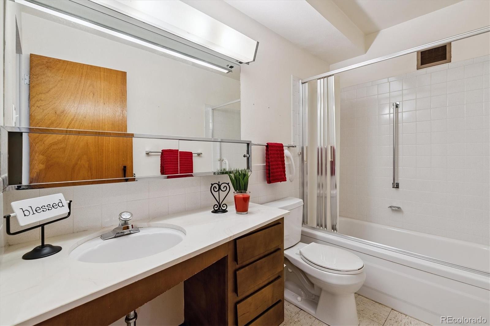 MLS Image #14 for 610 s clinton street,denver, Colorado