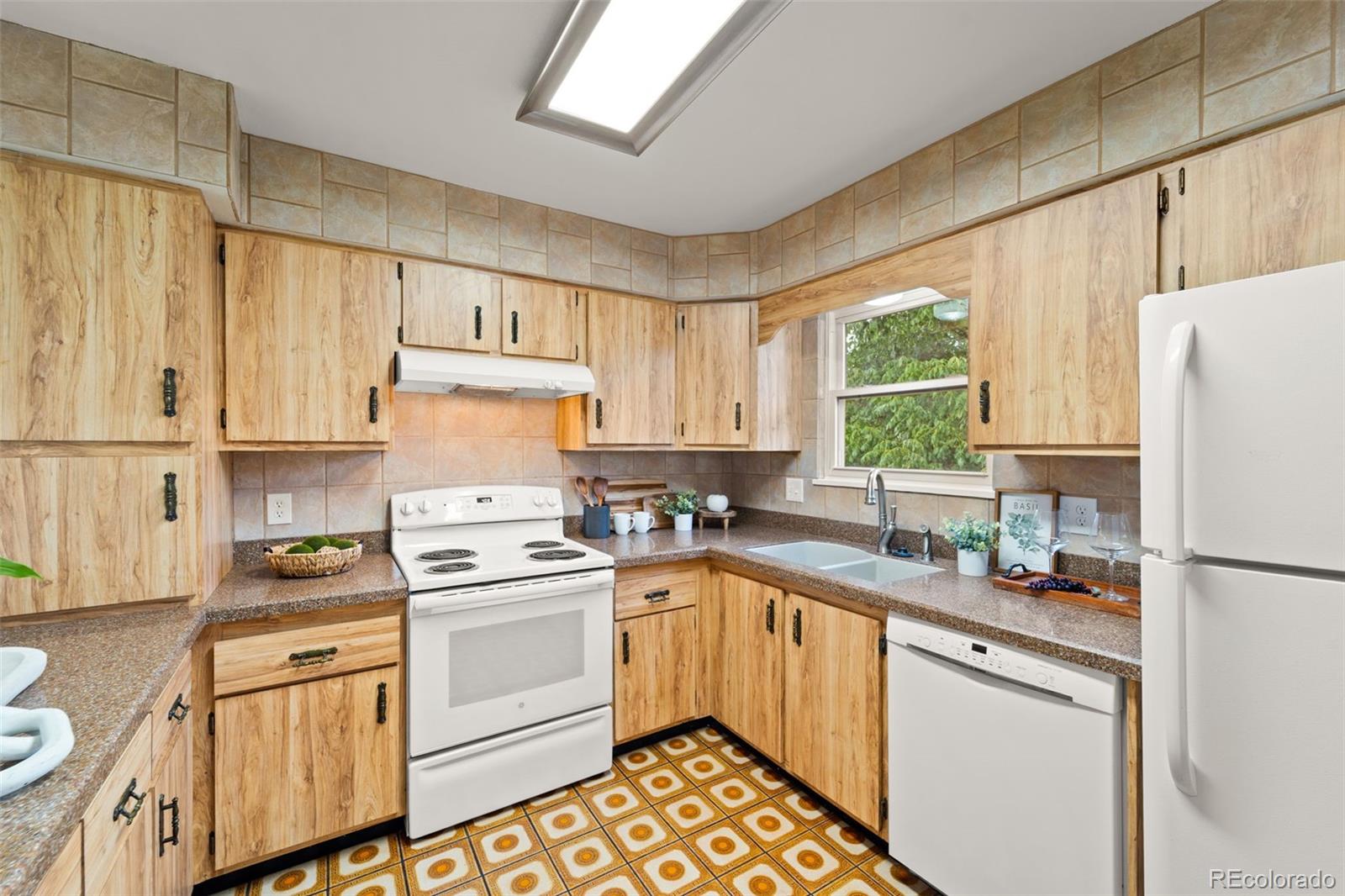 MLS Image #14 for 1298  kachina drive,colorado springs, Colorado