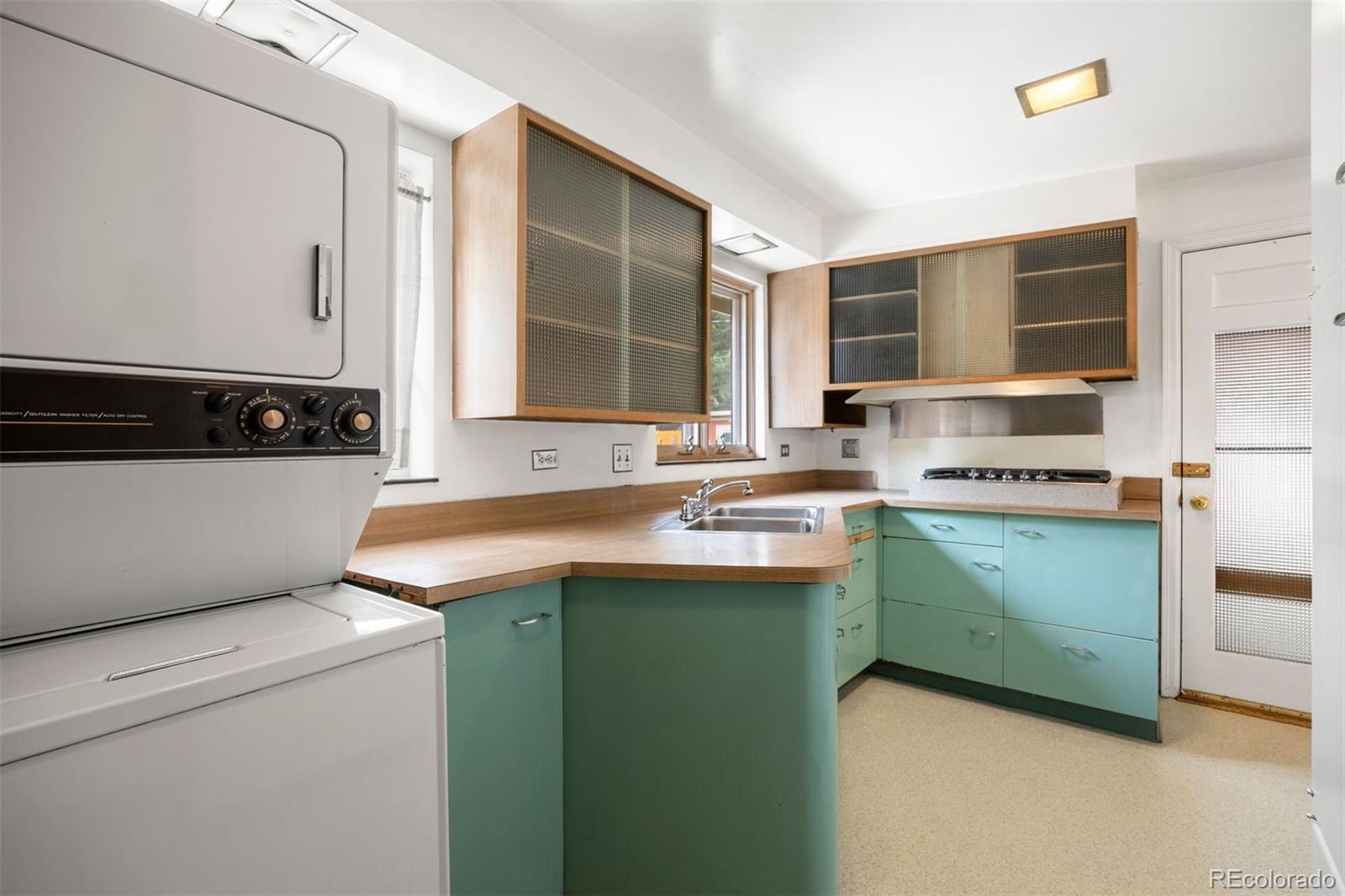 MLS Image #4 for 976  hudson street,denver, Colorado
