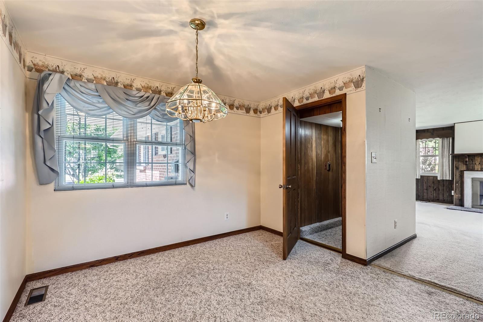 MLS Image #5 for 11759 e alaska avenue,aurora, Colorado