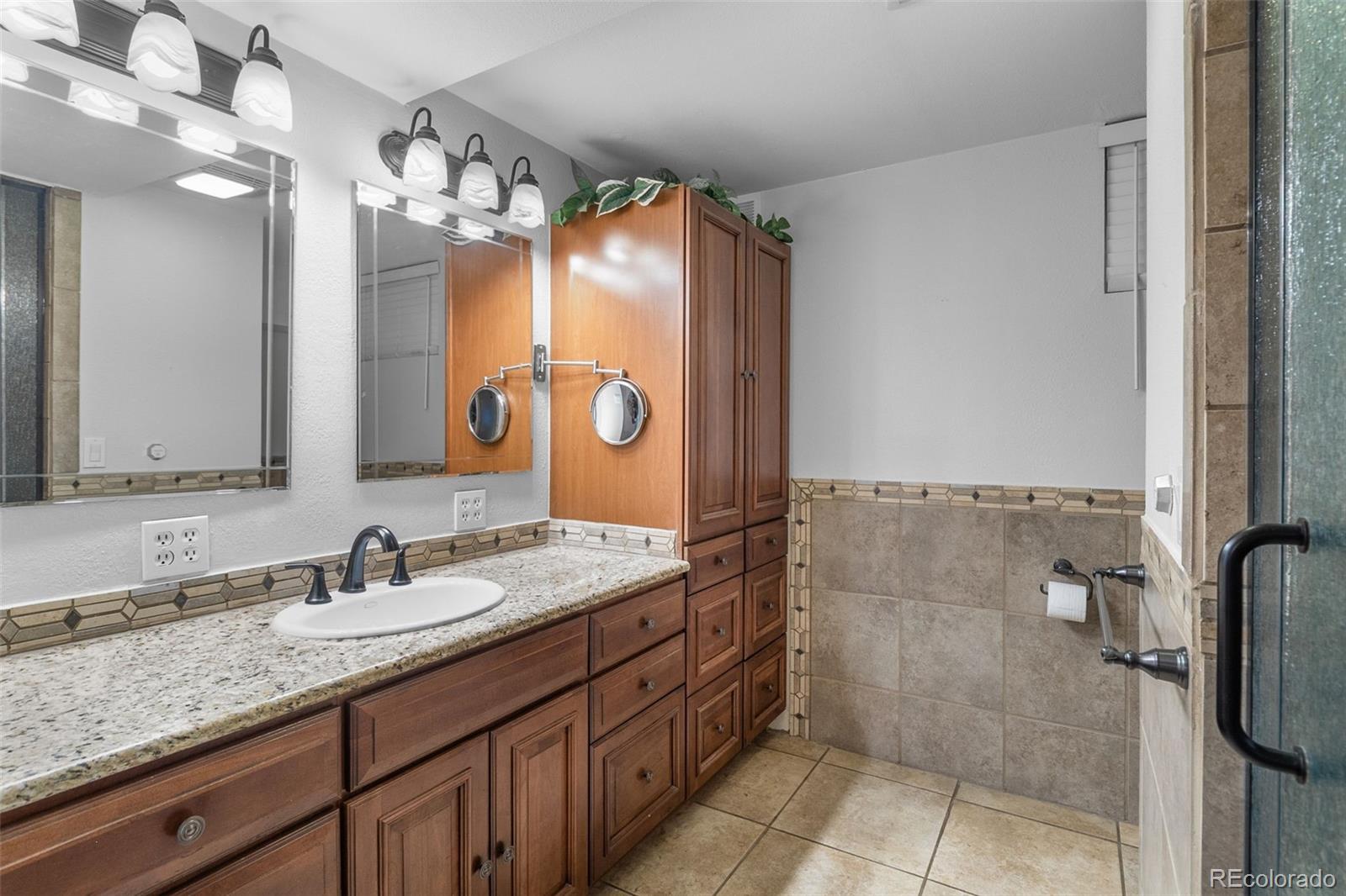 MLS Image #15 for 2765 s pierce street,denver, Colorado
