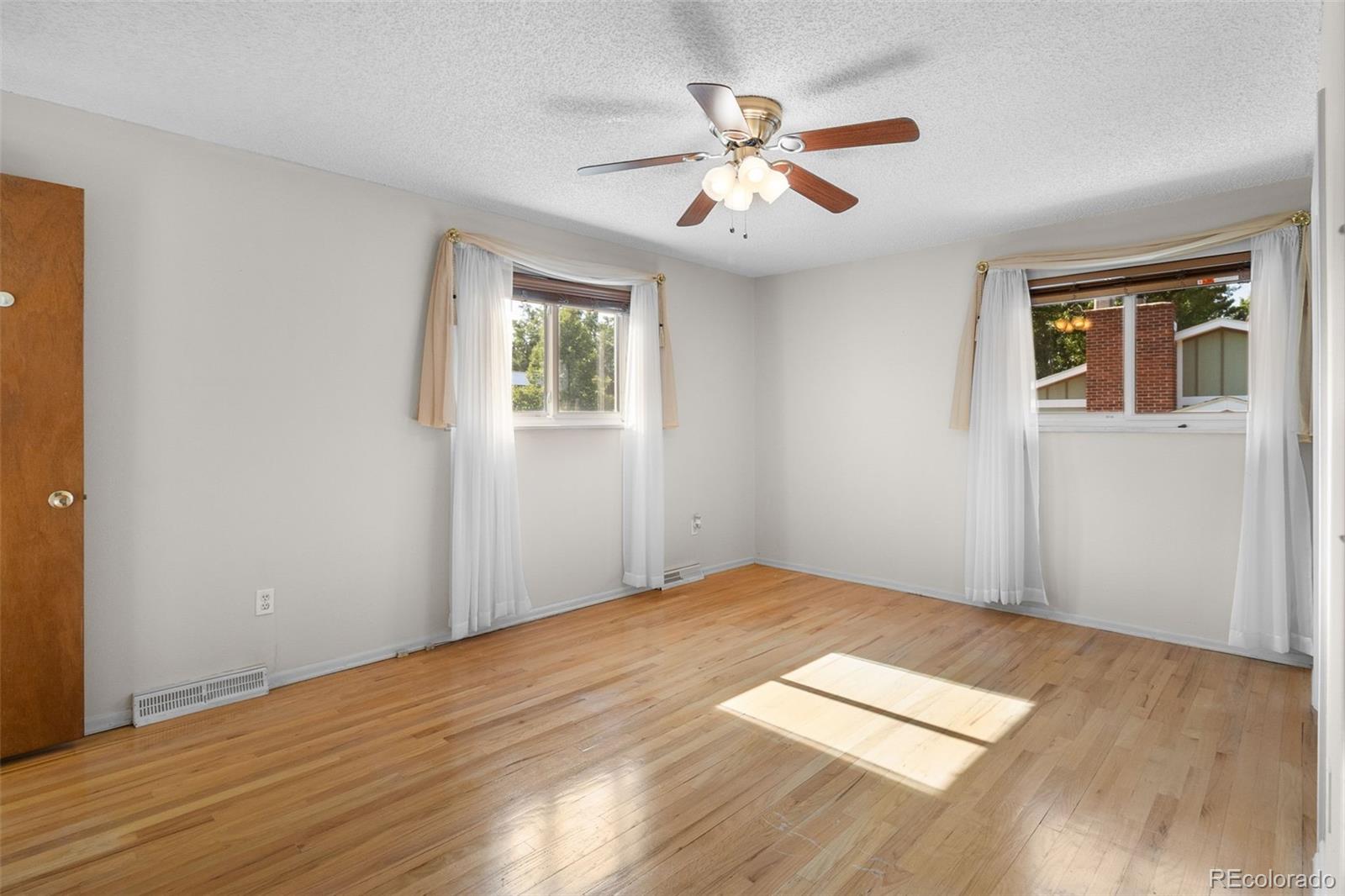 MLS Image #17 for 2765 s pierce street,denver, Colorado
